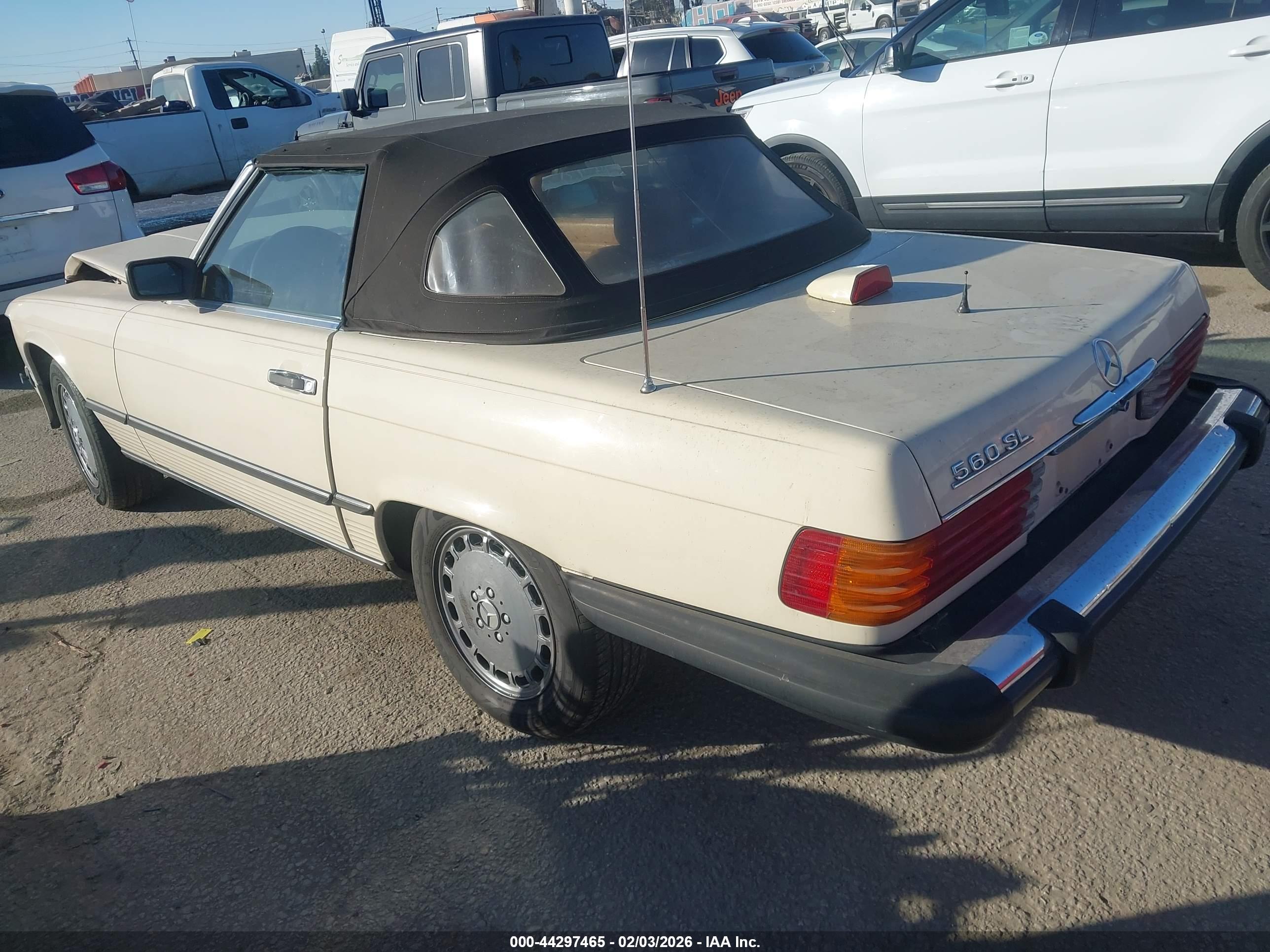 MERCEDES-BENZ 560 image 3