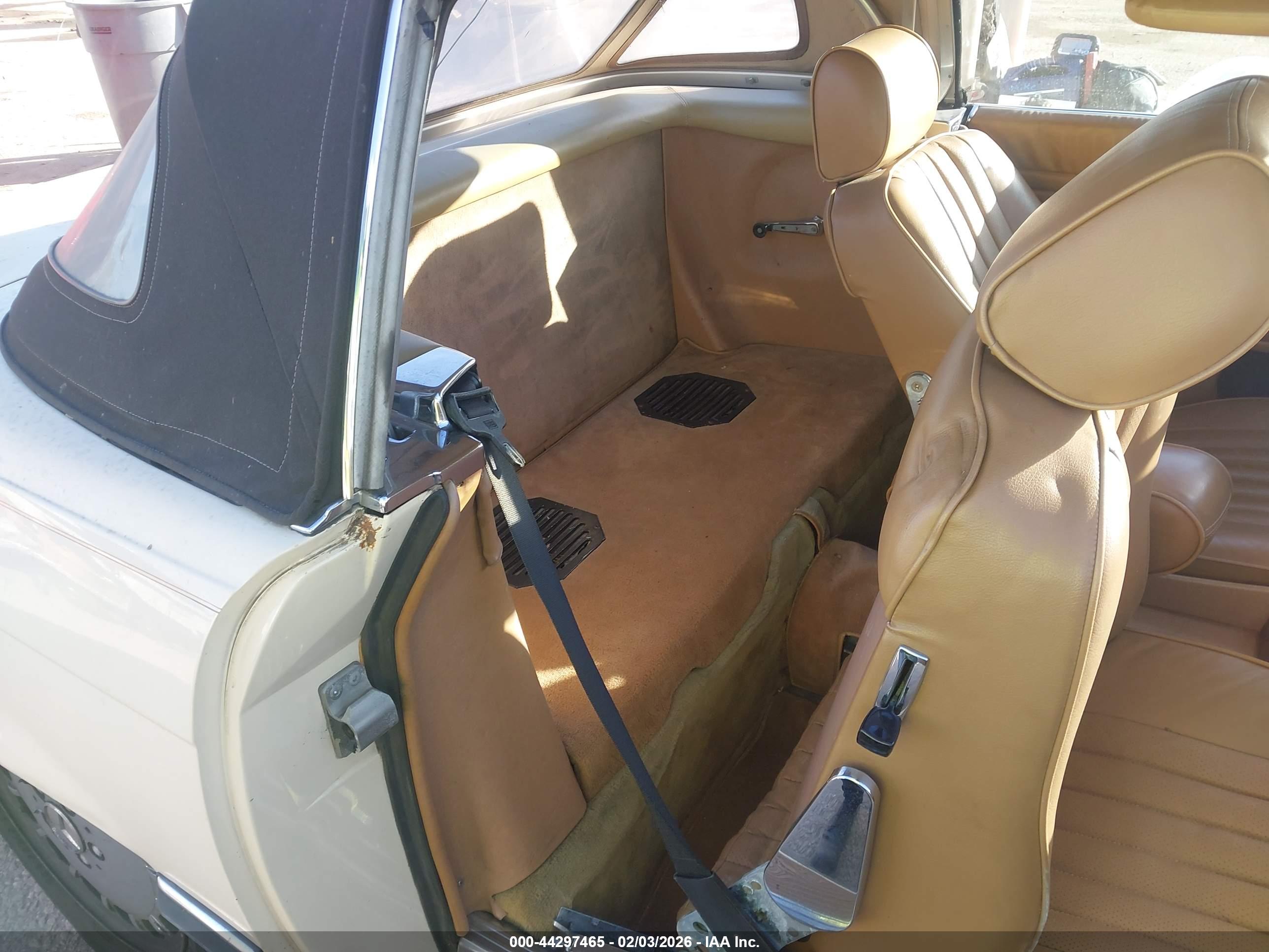 MERCEDES-BENZ 560 image 8