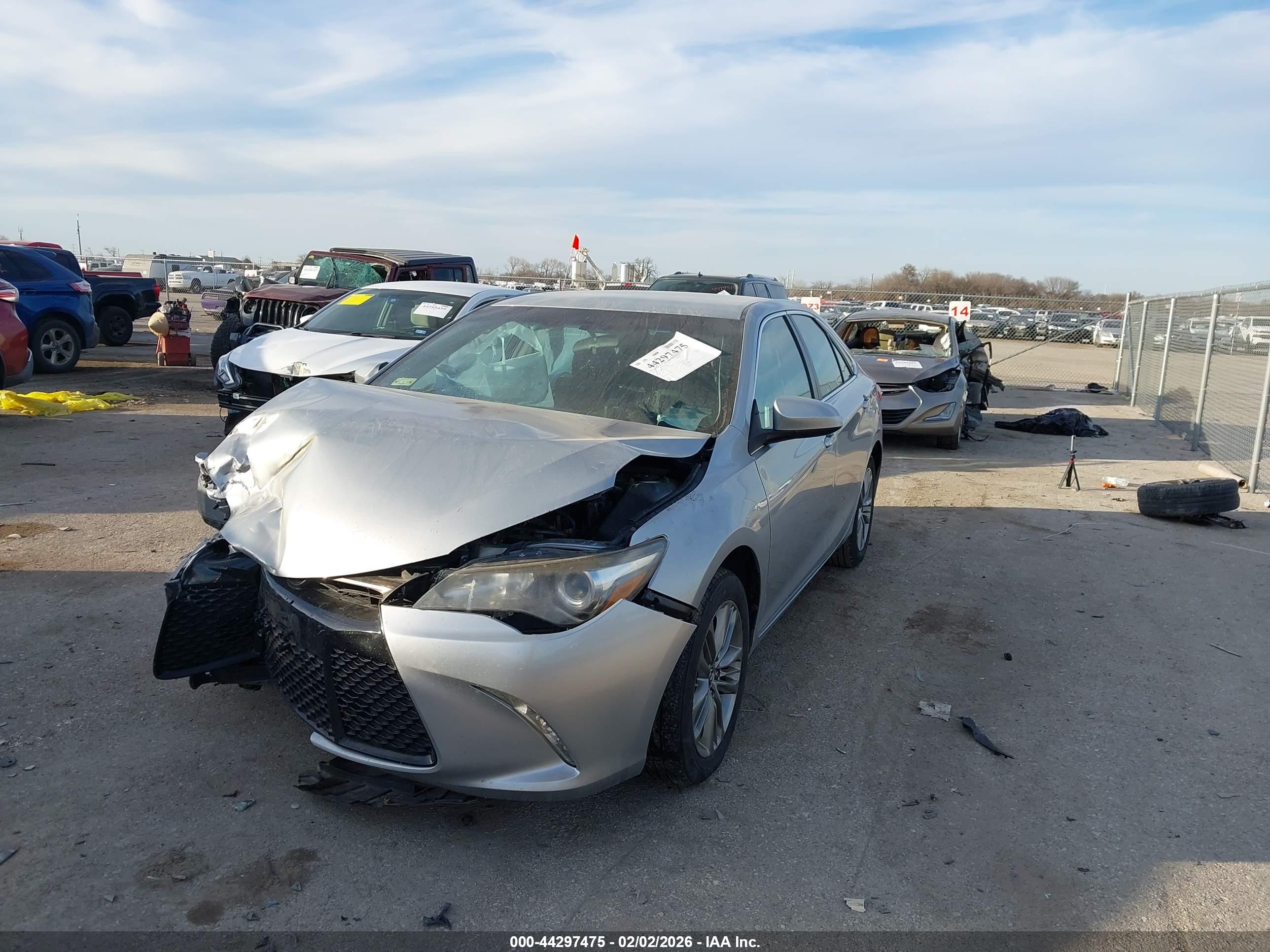 TOYOTA CAMRY image 2
