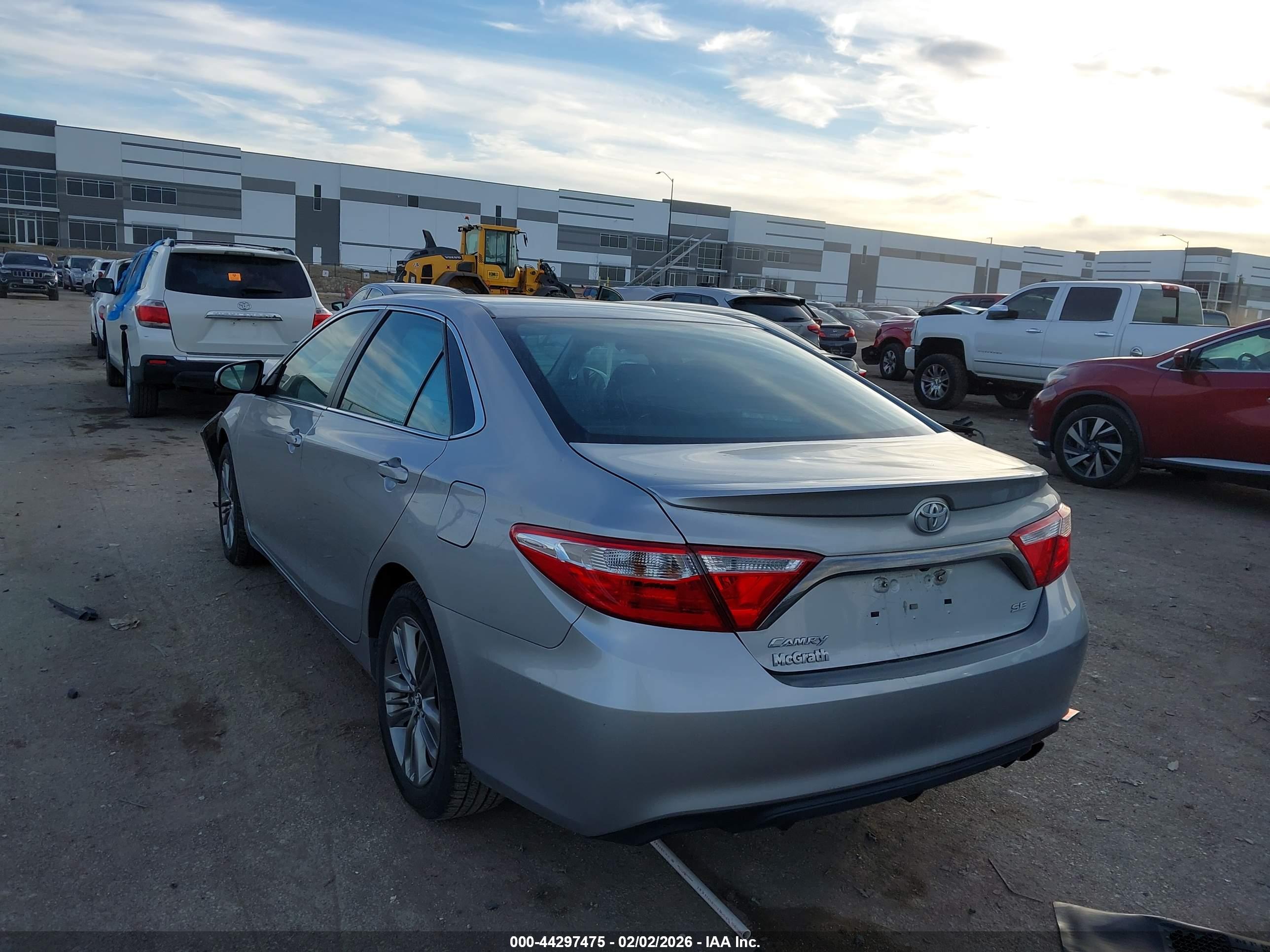 TOYOTA CAMRY image 3