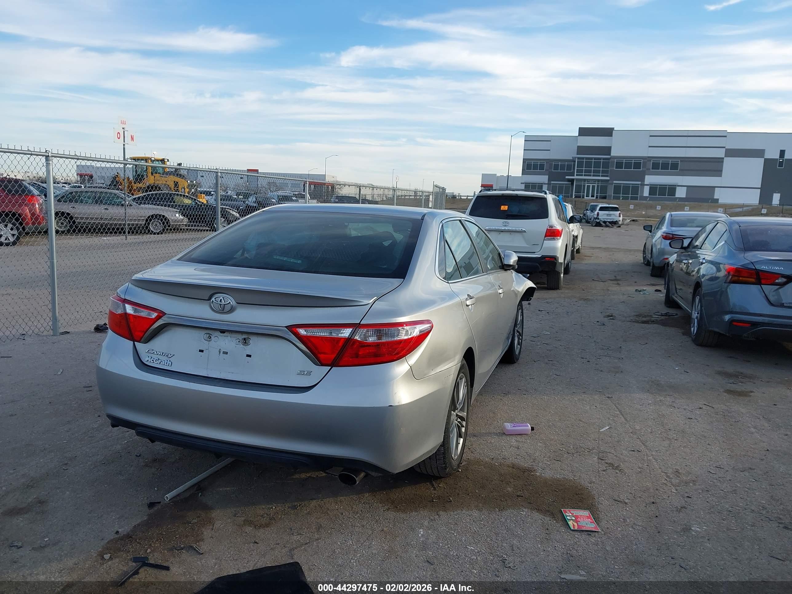 TOYOTA CAMRY image 4
