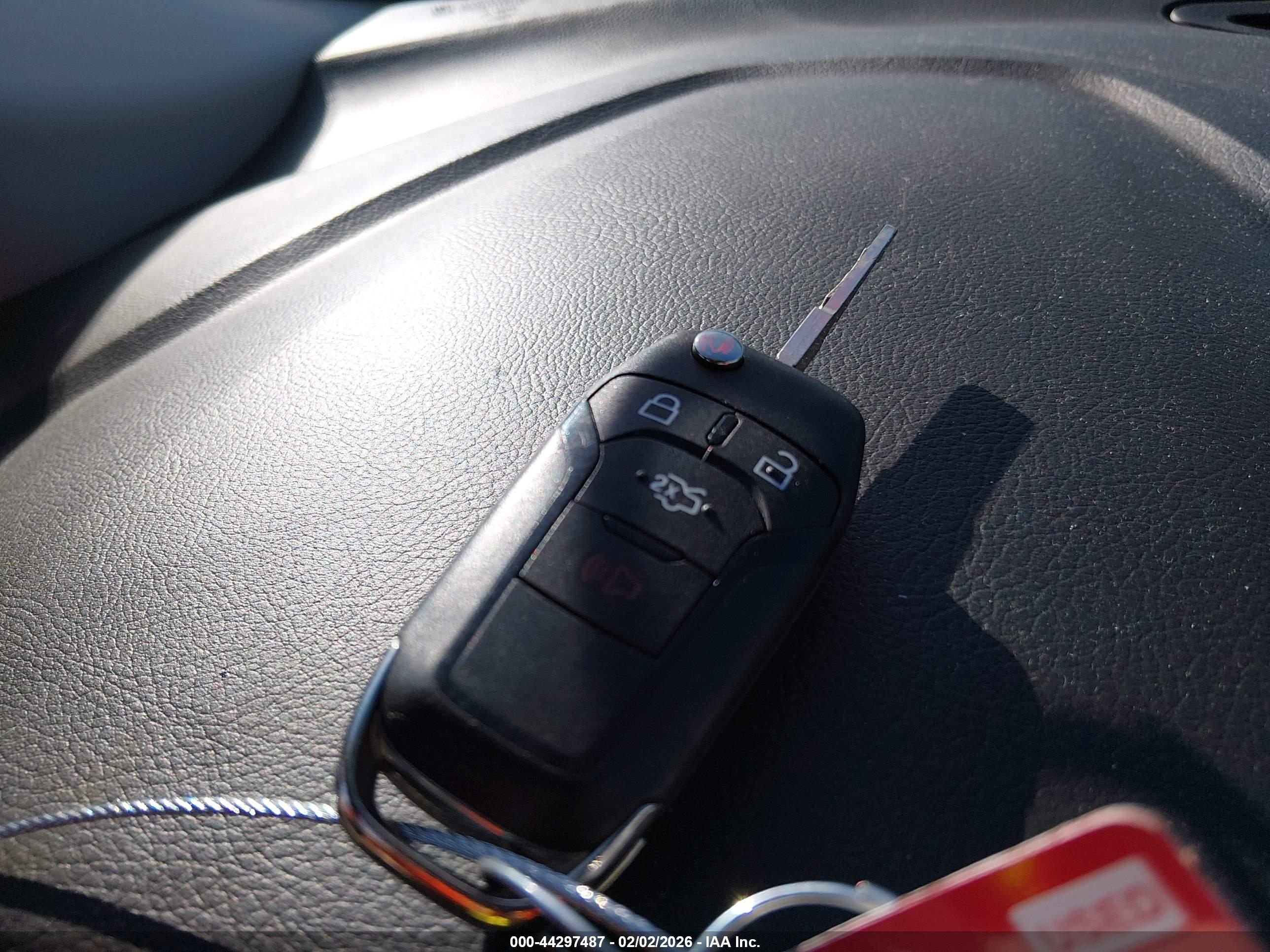 FORD FUSION image 11