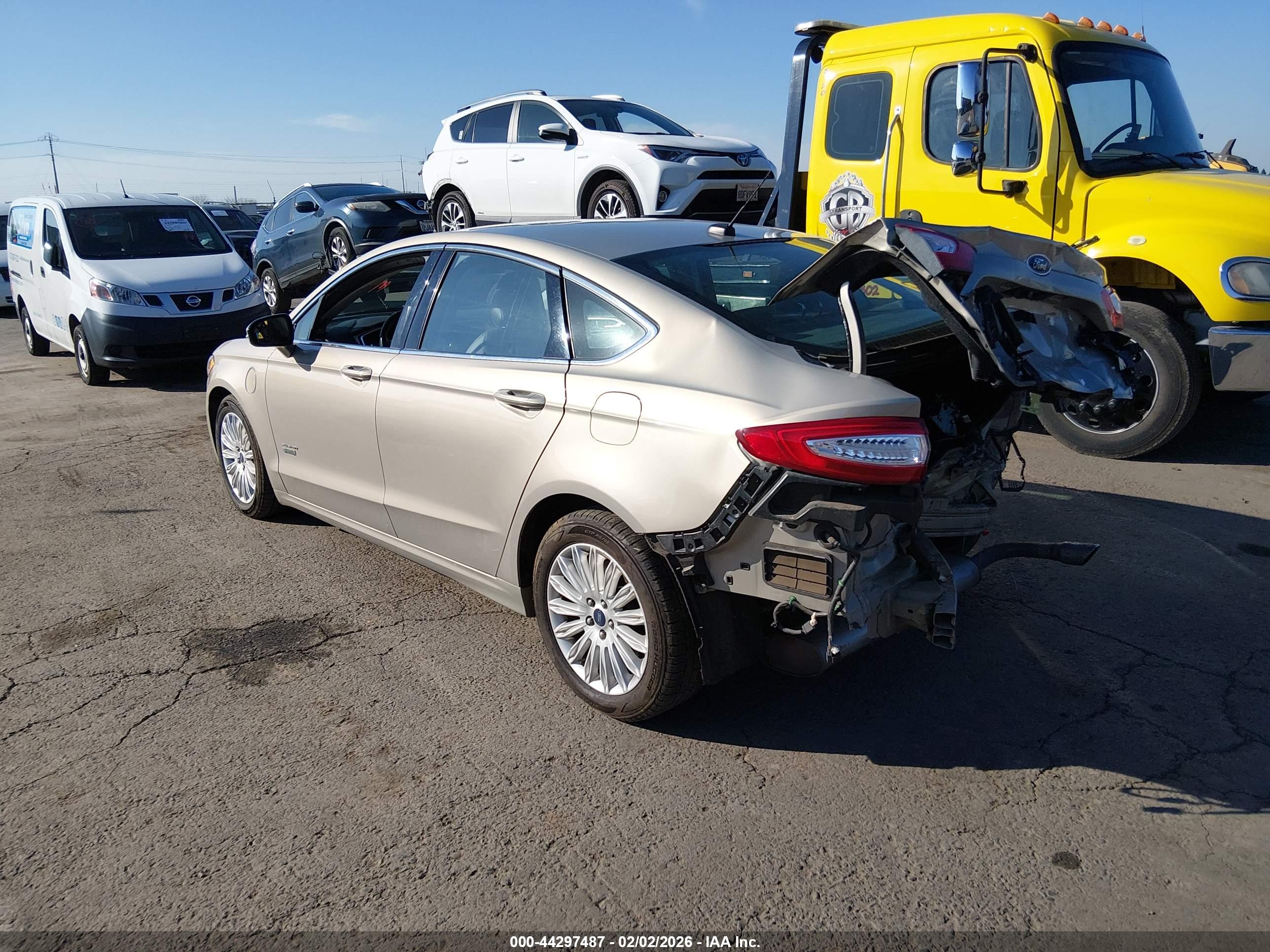 FORD FUSION image 3