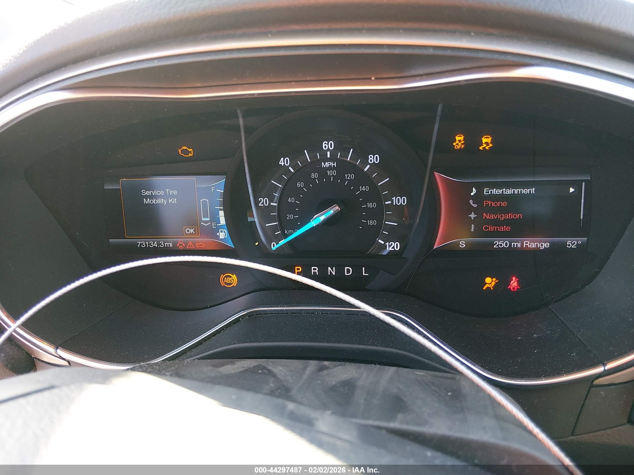 FORD FUSION image 7