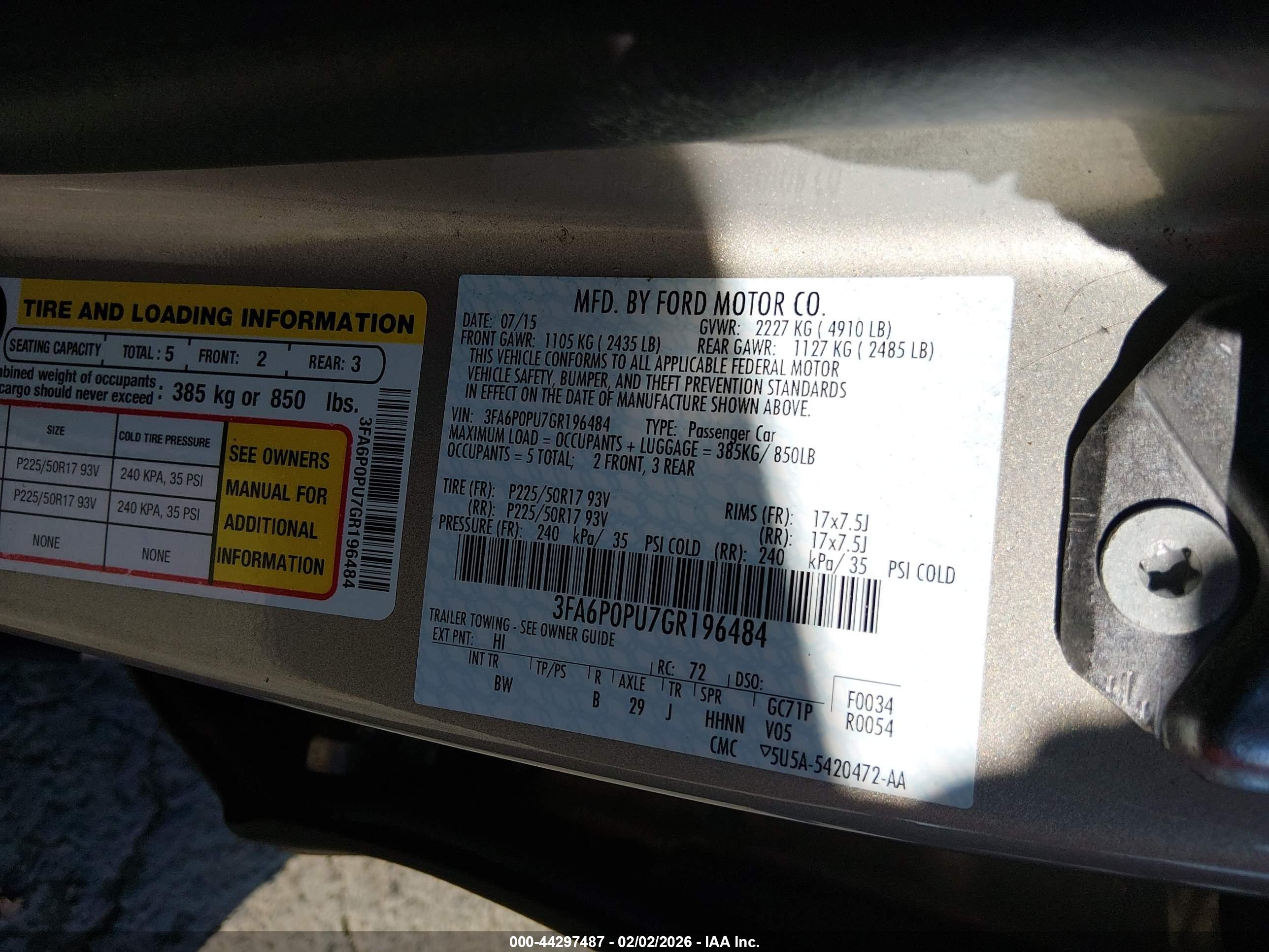 FORD FUSION image 9