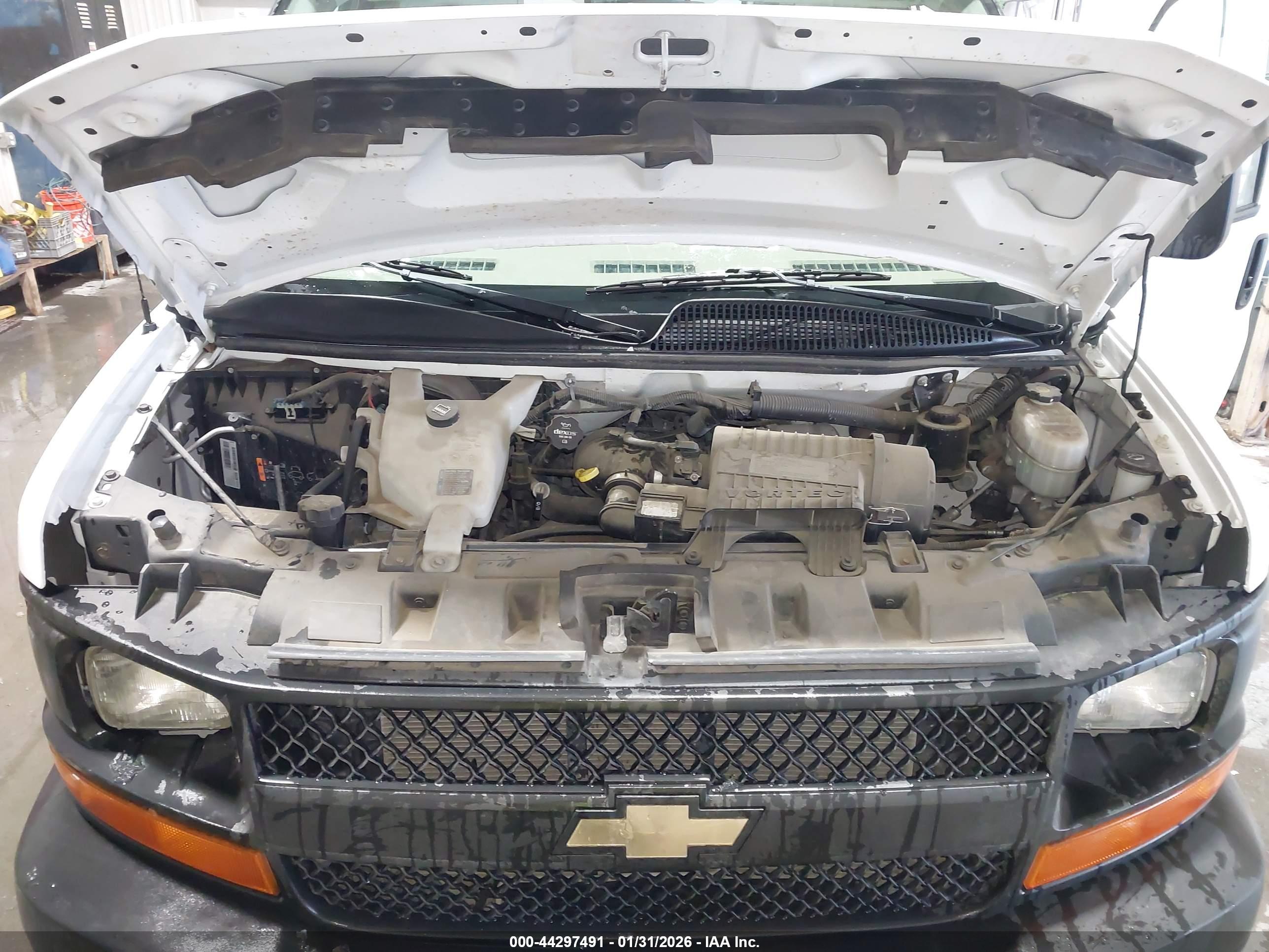 CHEVROLET EXPRESS image 10