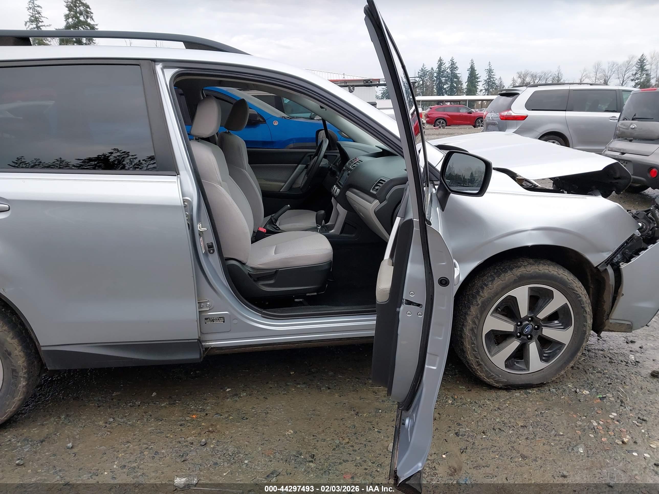 SUBARU FORESTER image 5
