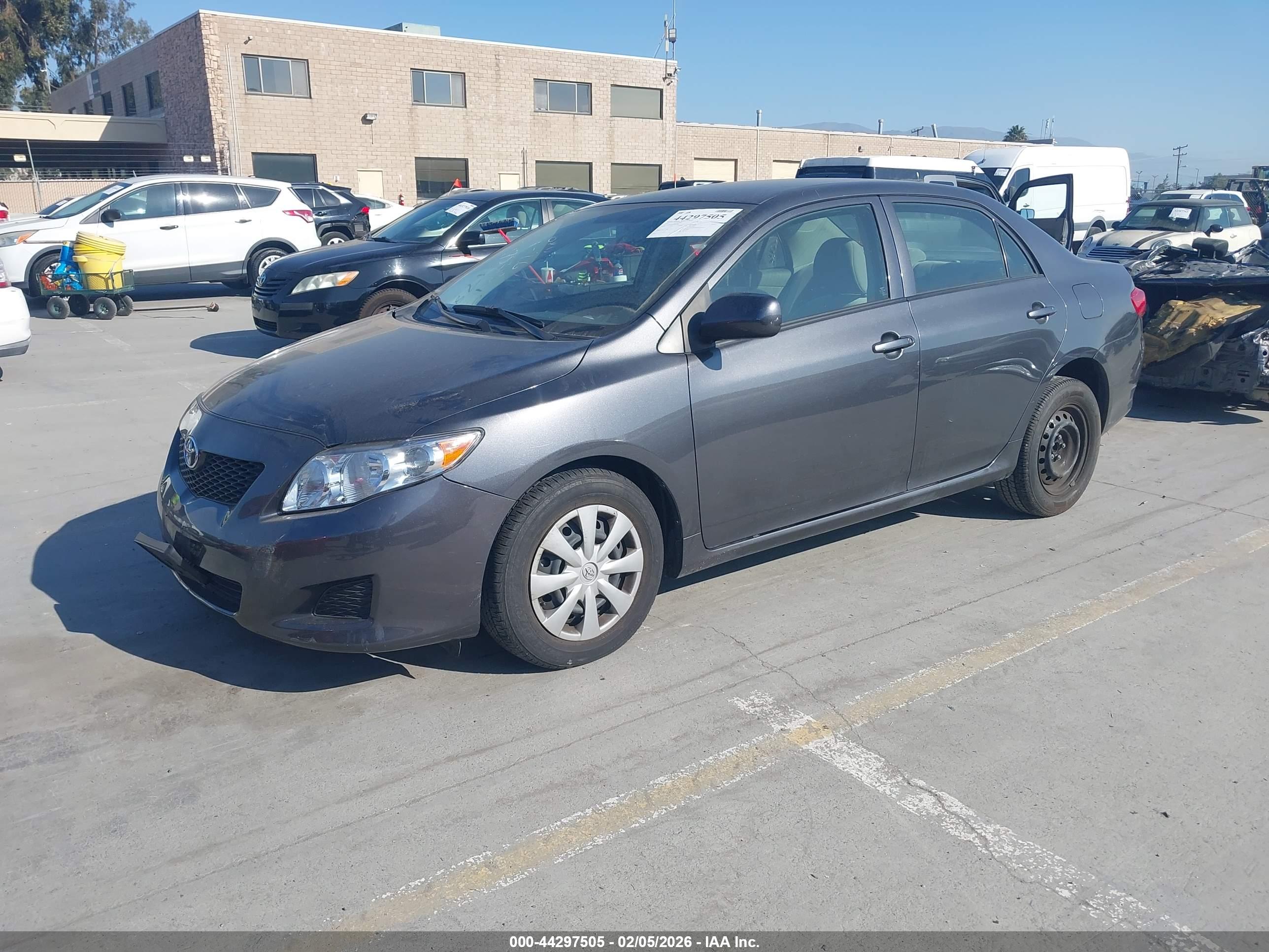 TOYOTA COROLLA image 2
