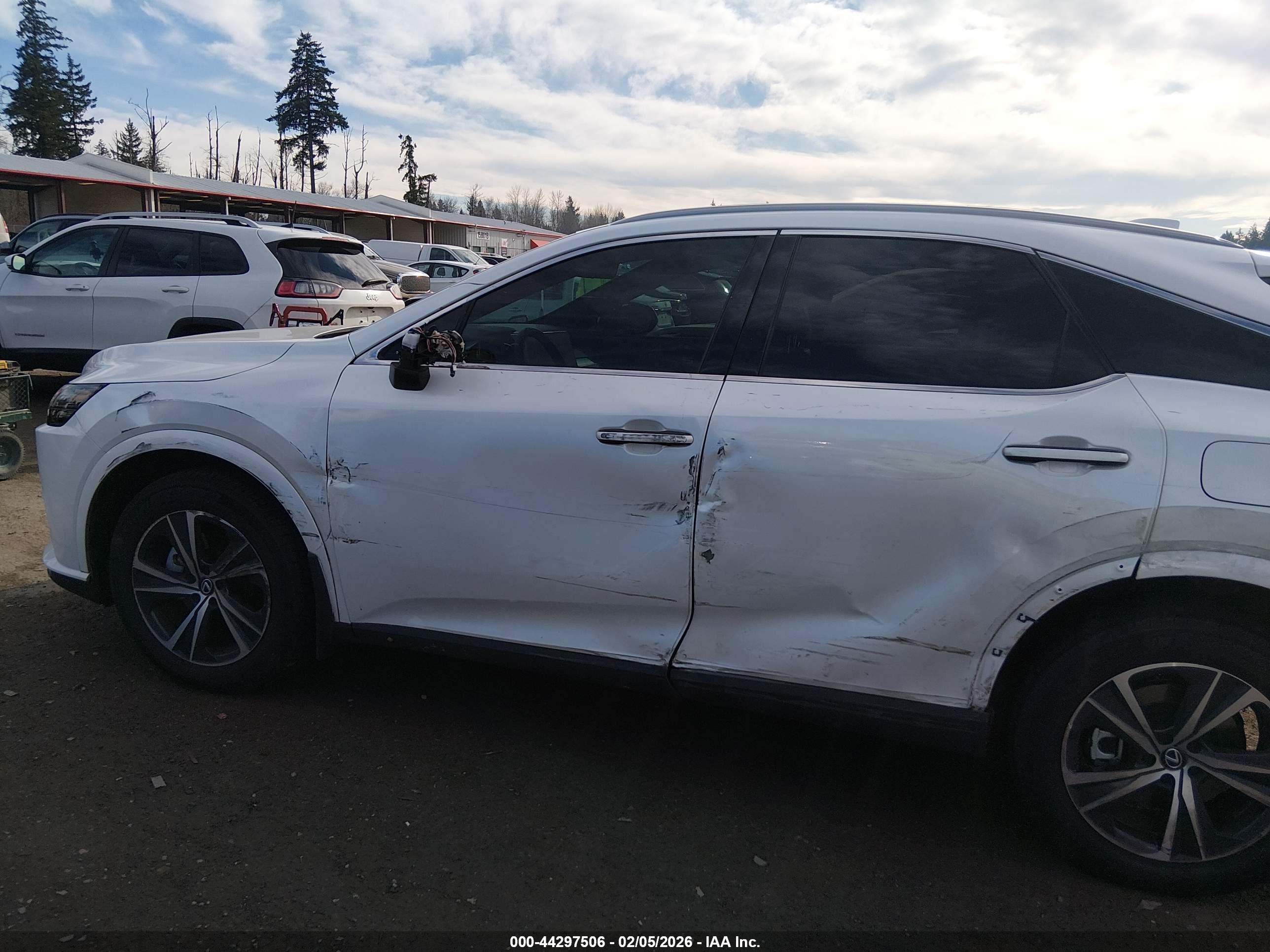 LEXUS RX image 6