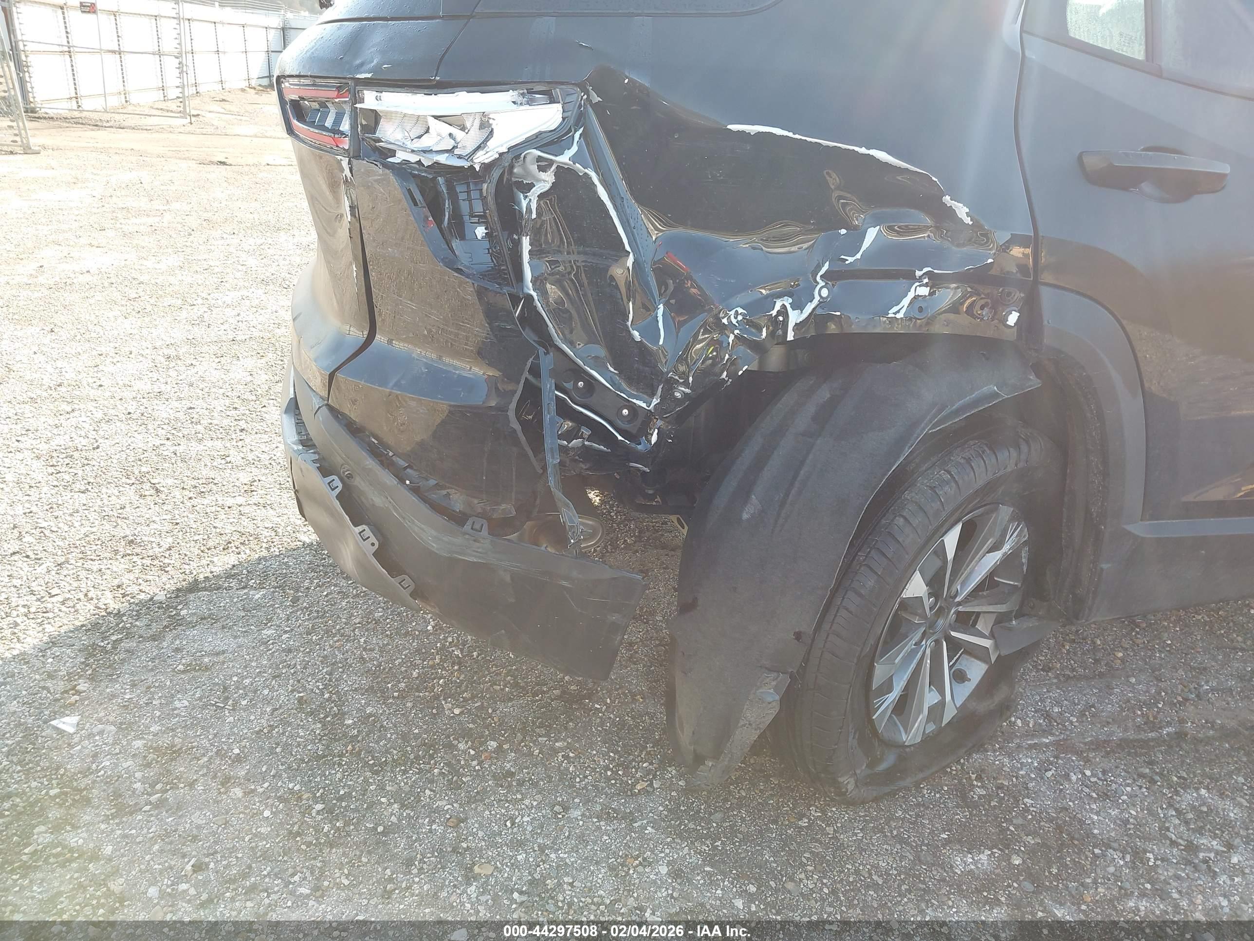 CHEVROLET EQUINOX image 6