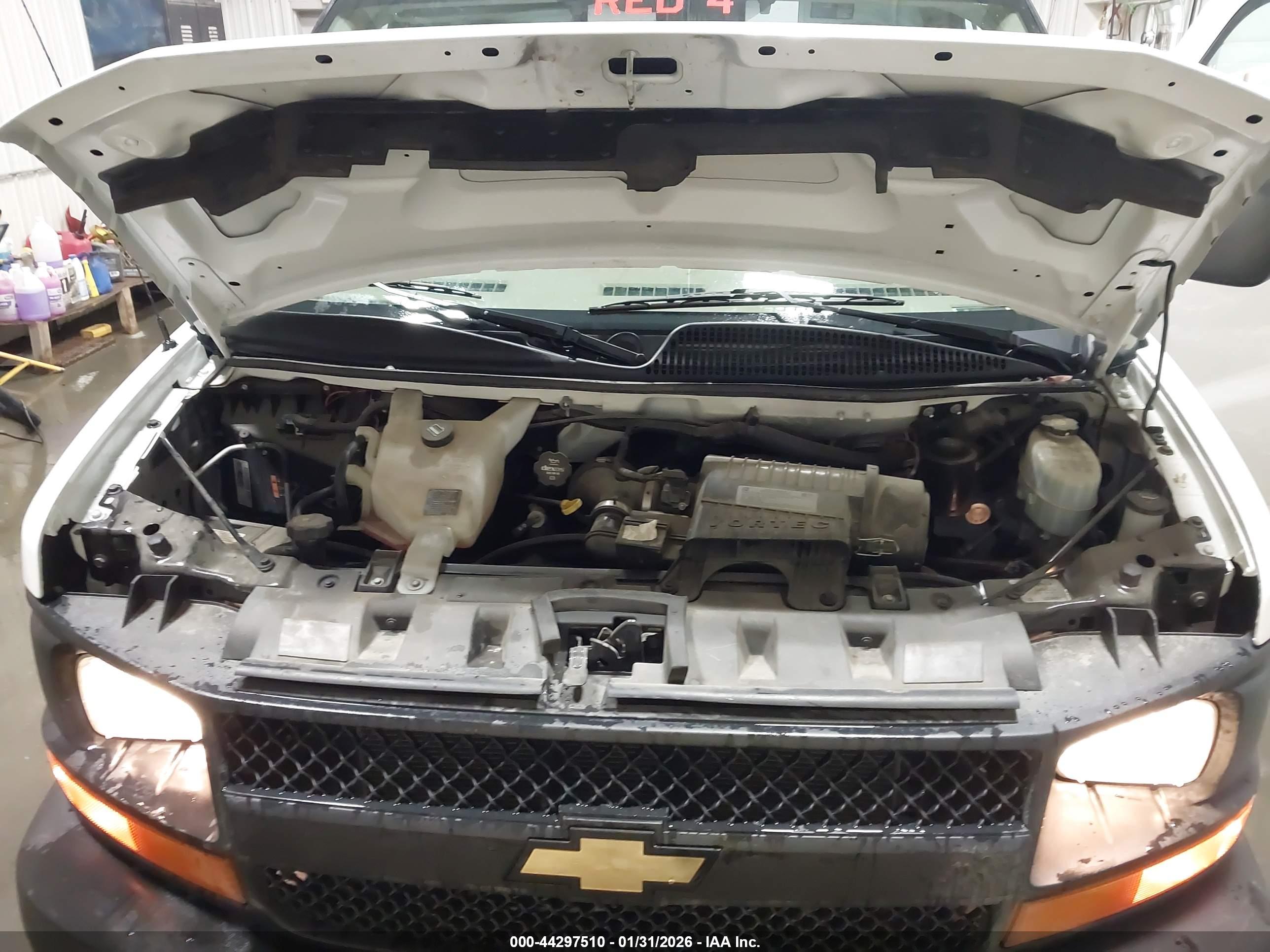CHEVROLET EXPRESS image 10