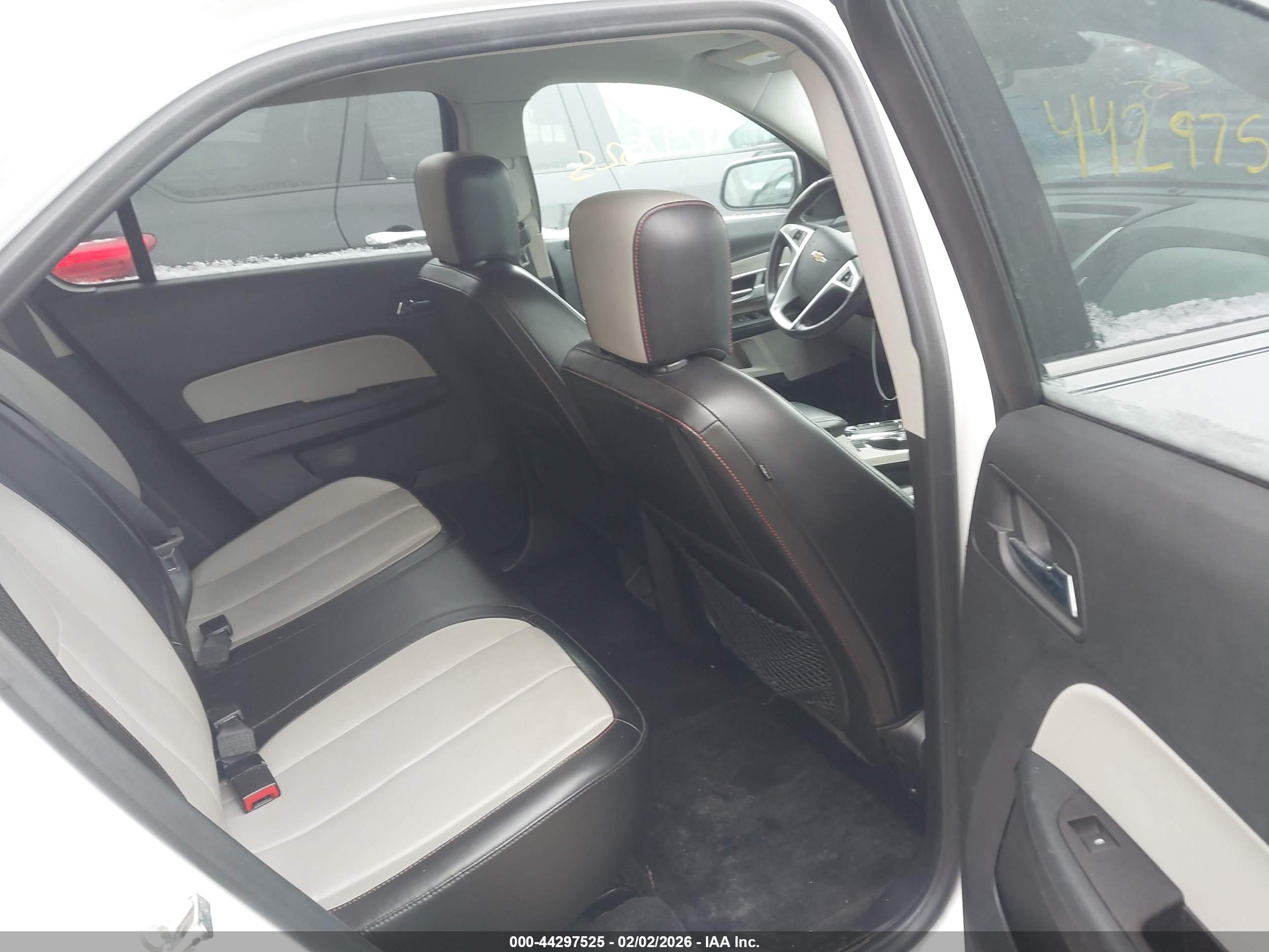 CHEVROLET EQUINOX image 8