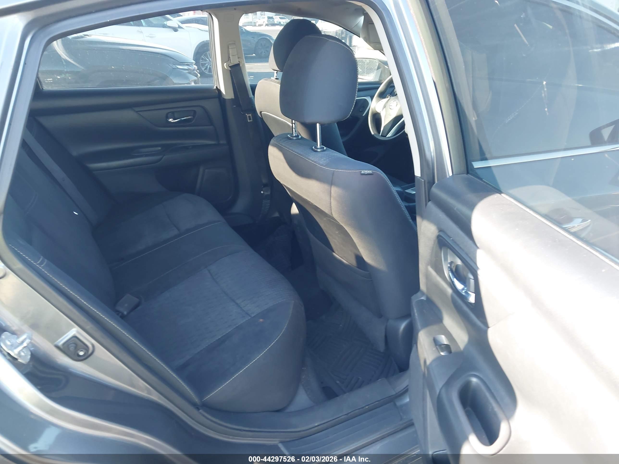 NISSAN ALTIMA image 8