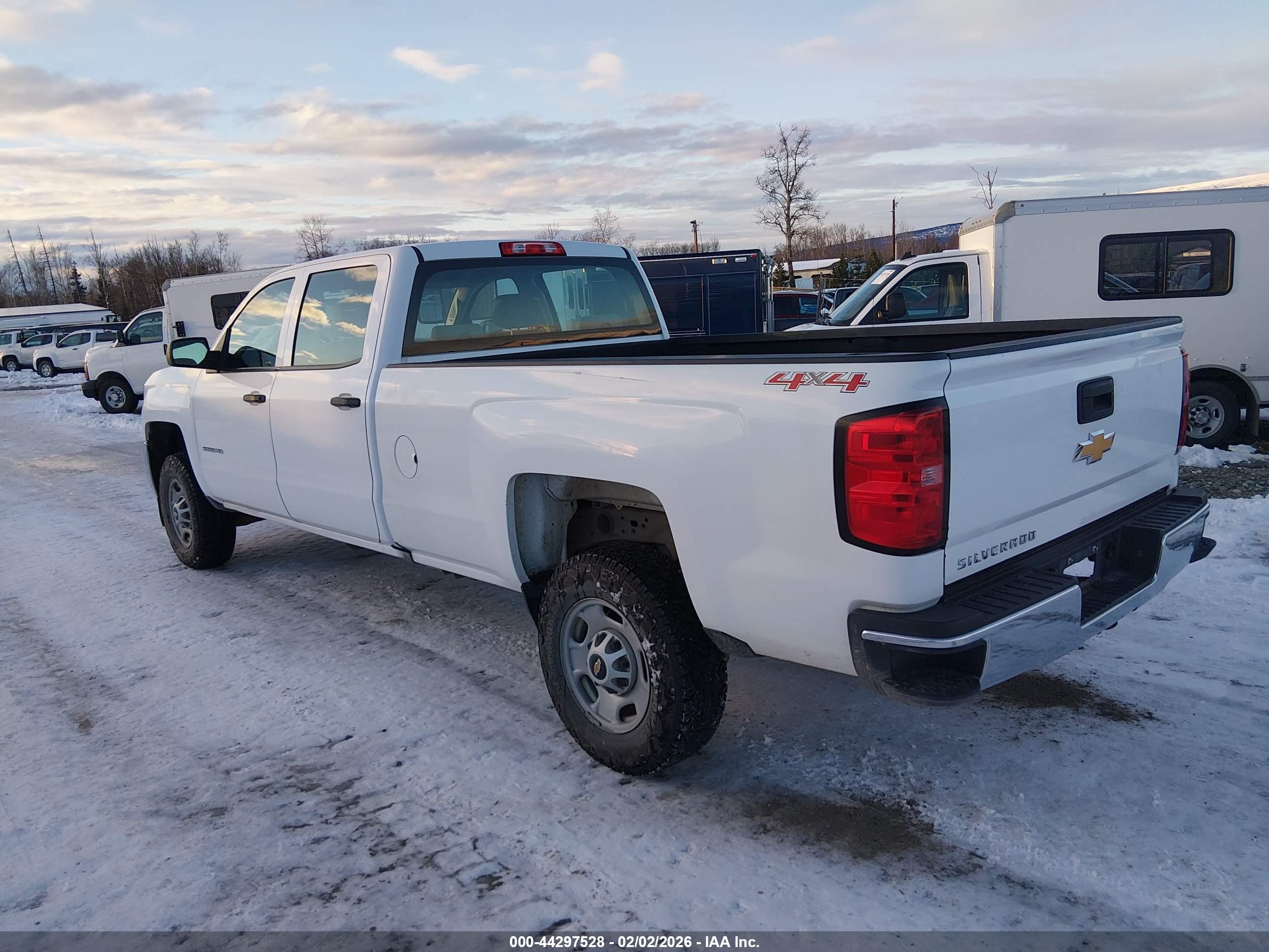 CHEVROLET SILVERADO image 3
