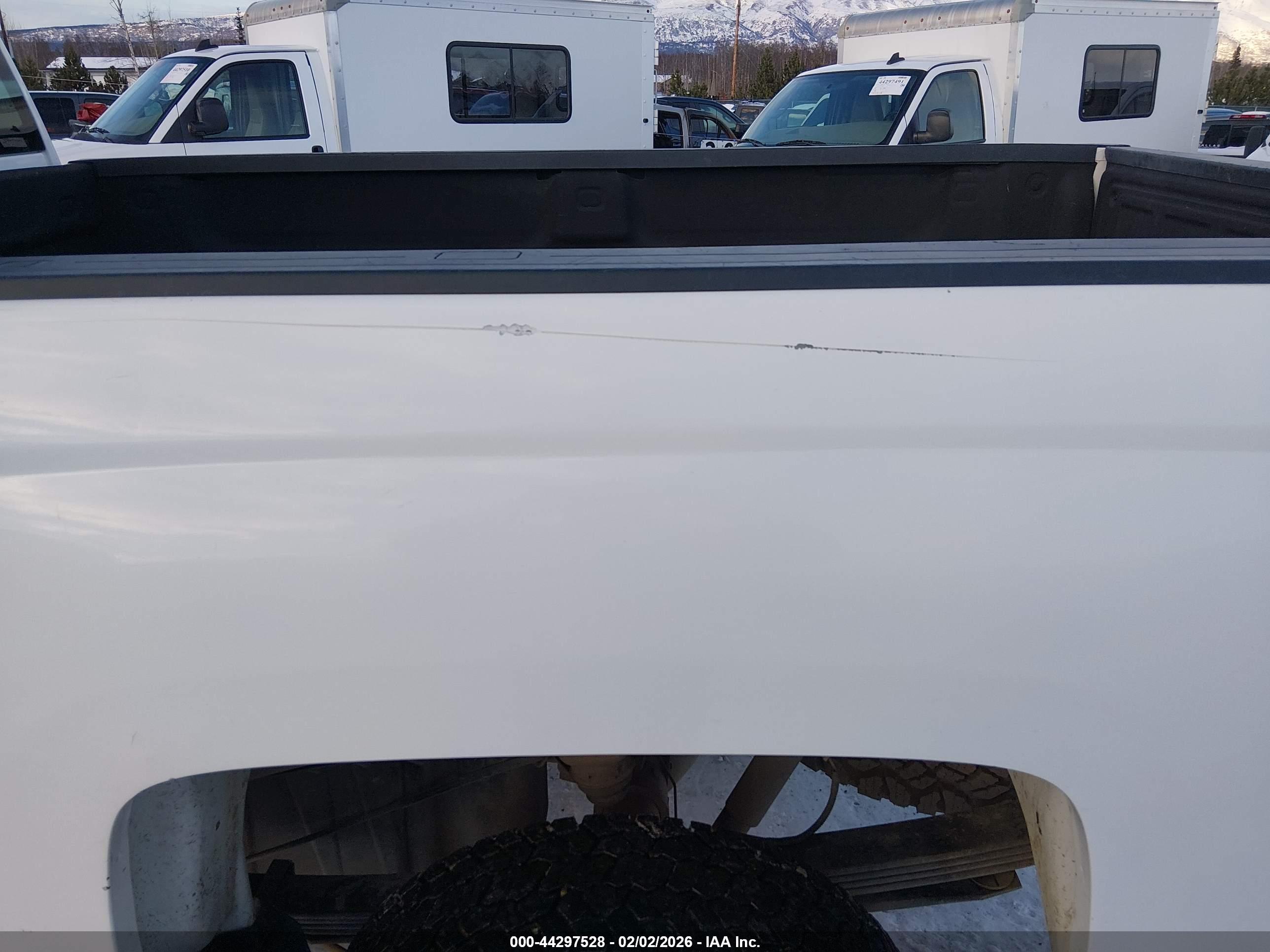 CHEVROLET SILVERADO image 6