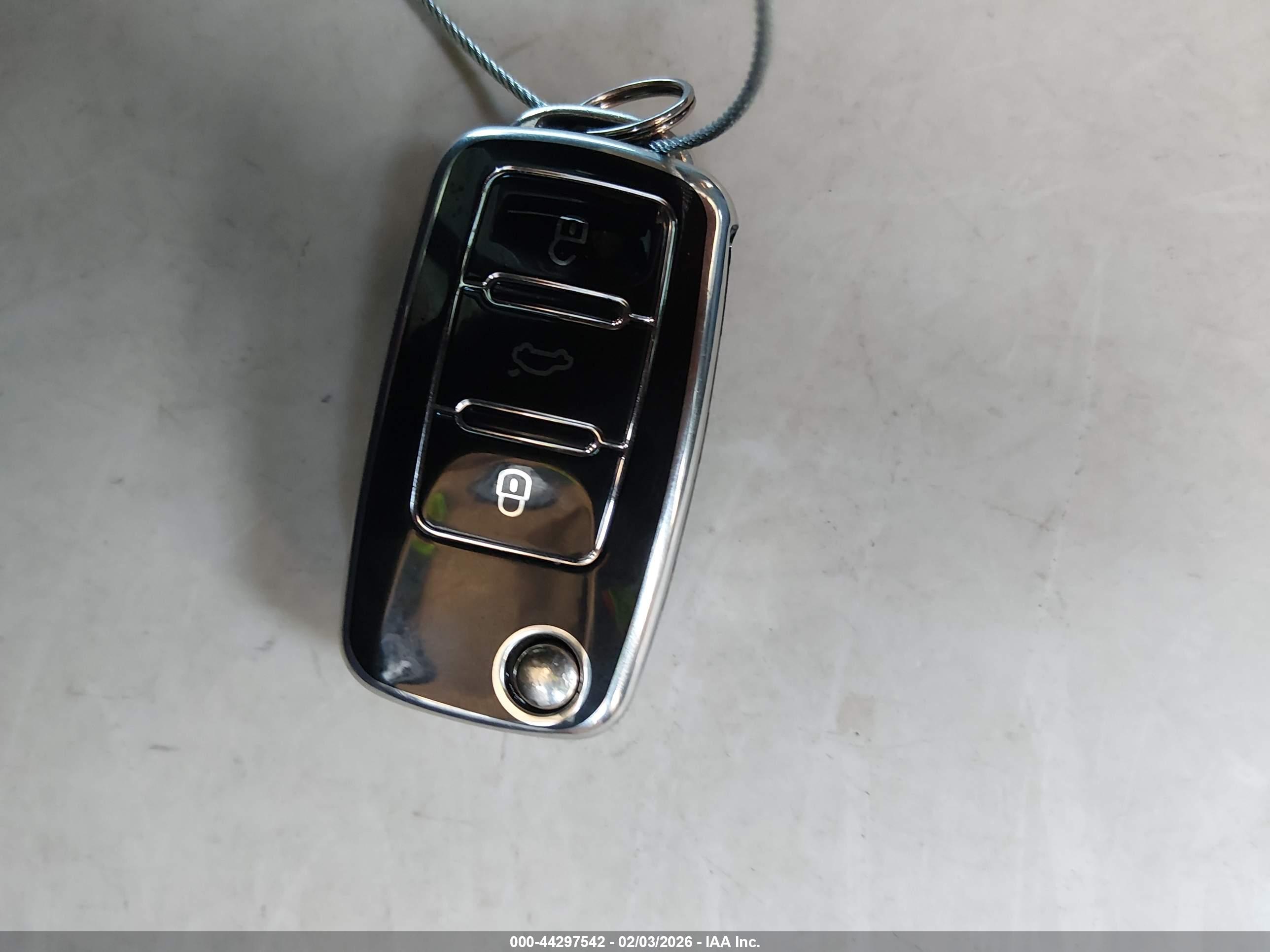 VOLKSWAGEN PASSAT image 11
