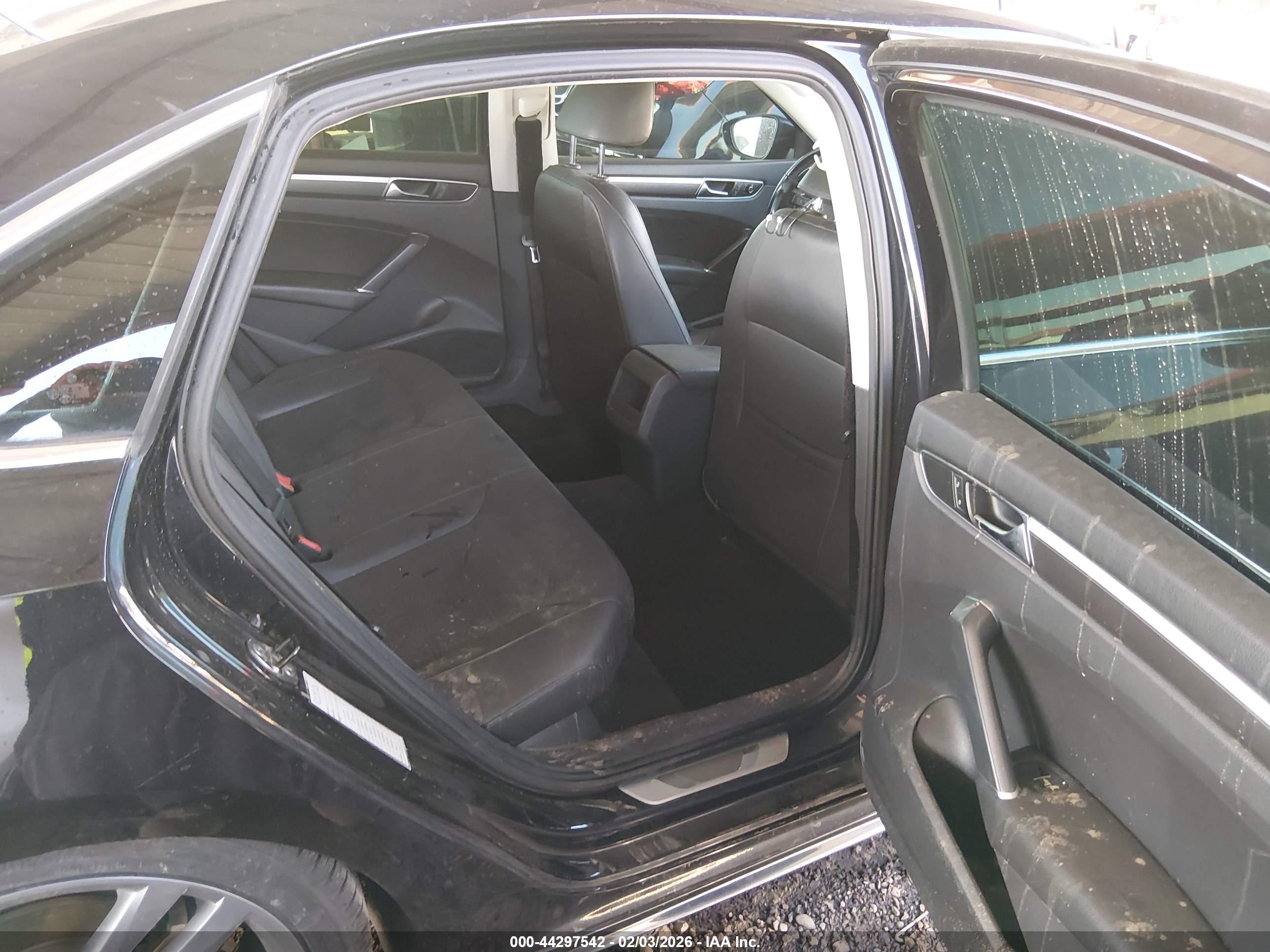 VOLKSWAGEN PASSAT image 8