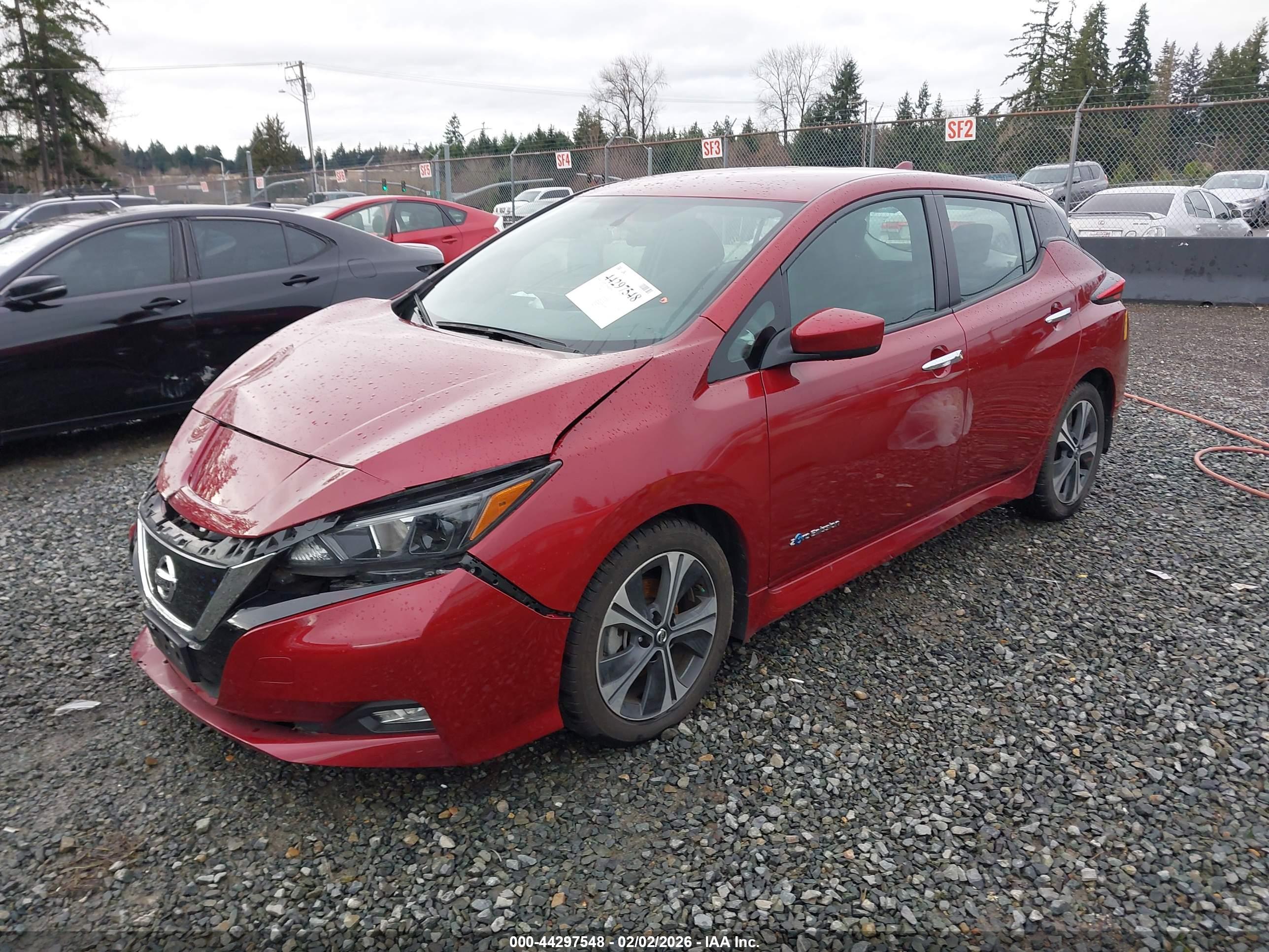 NISSAN LEAF image 2