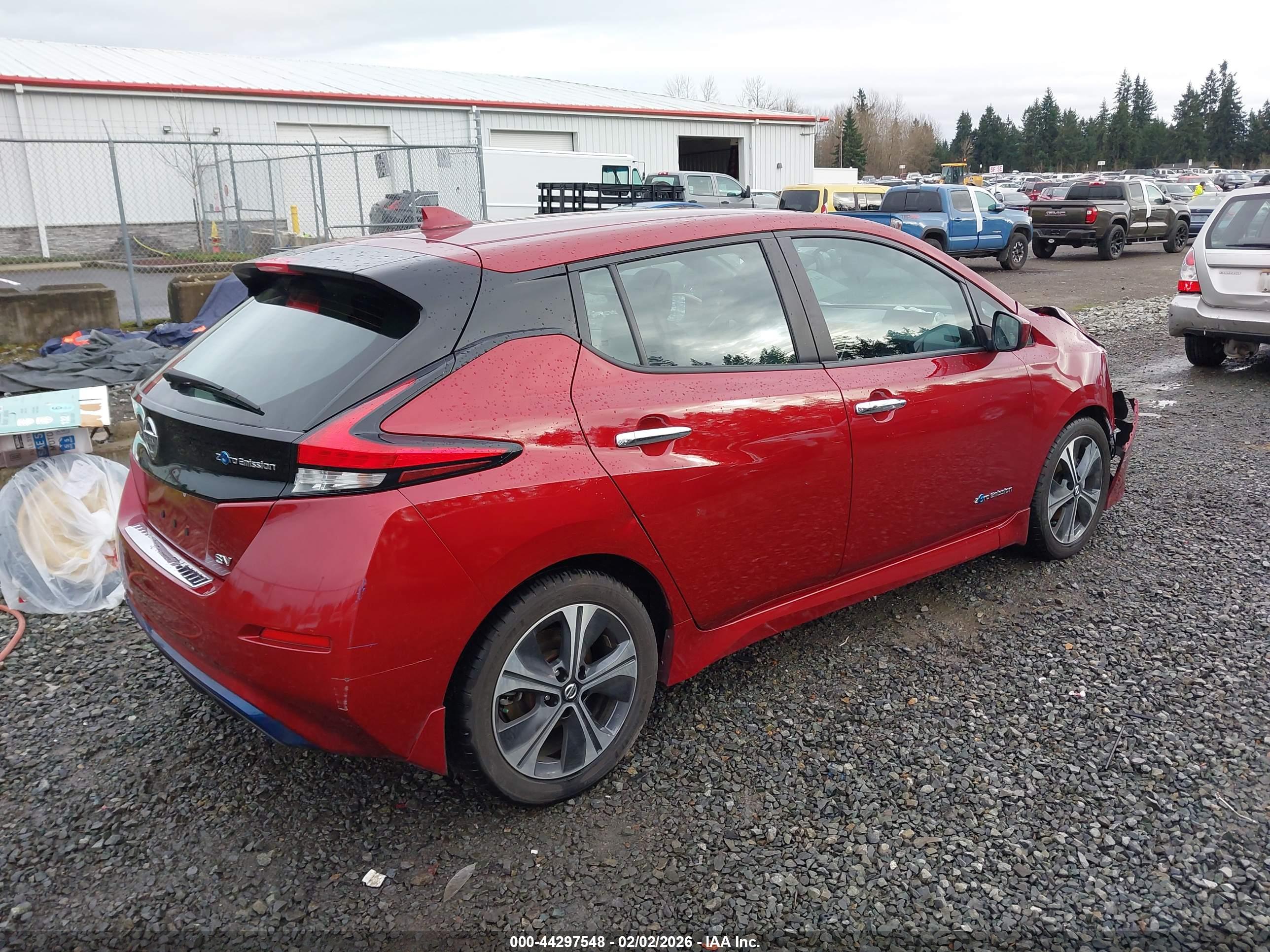 NISSAN LEAF image 4