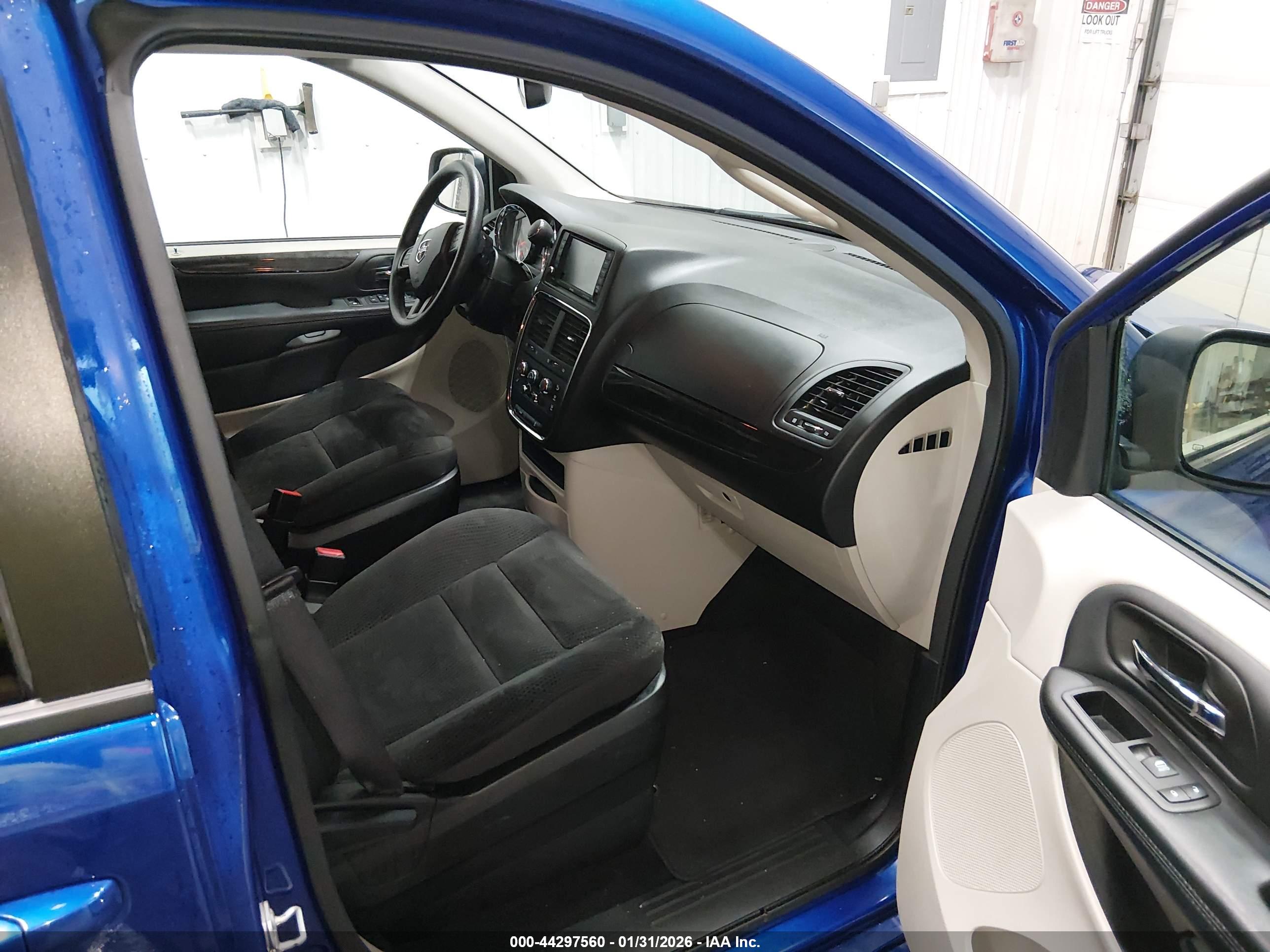 DODGE GRAND image 5