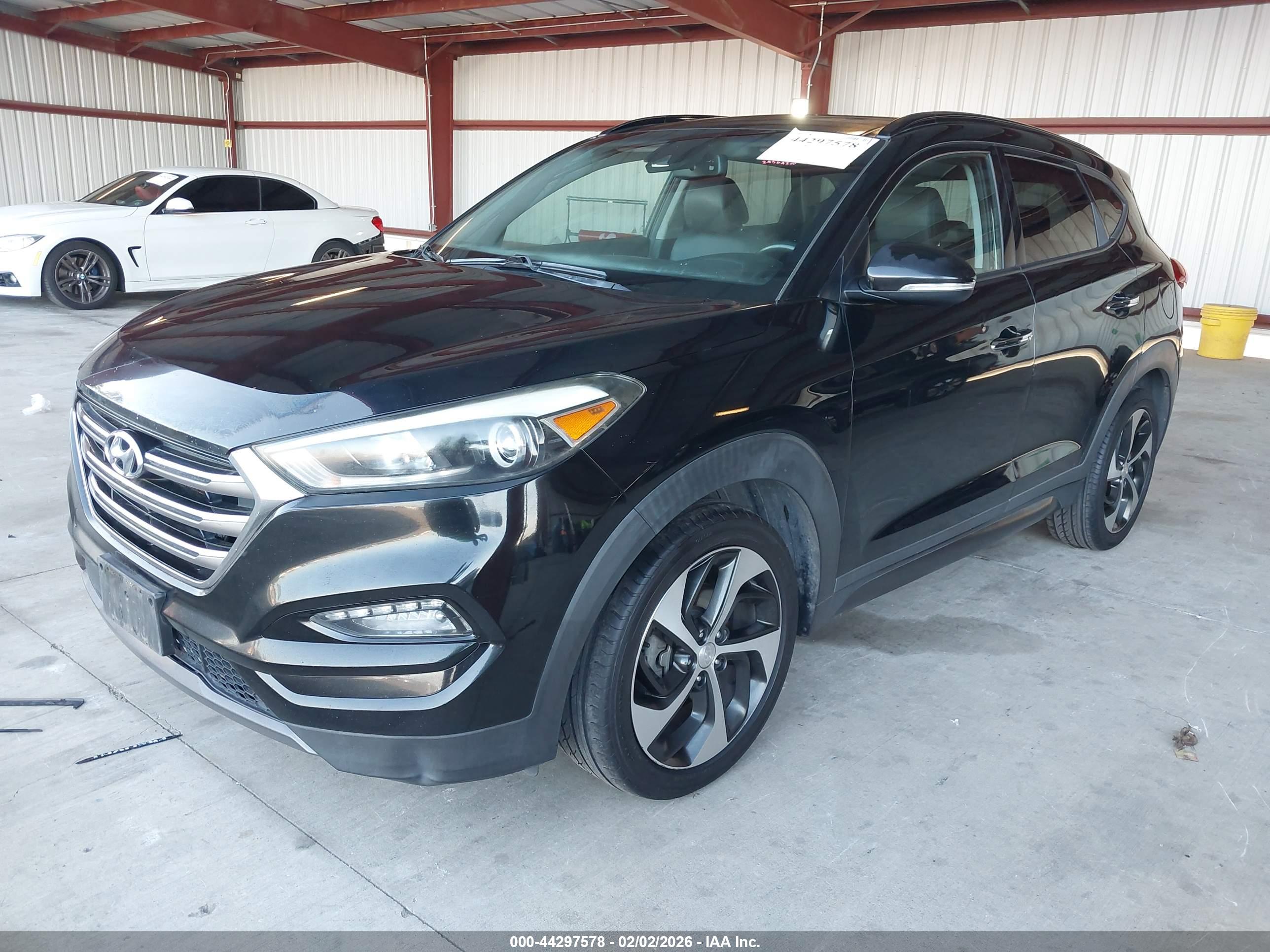 HYUNDAI TUCSON image 2