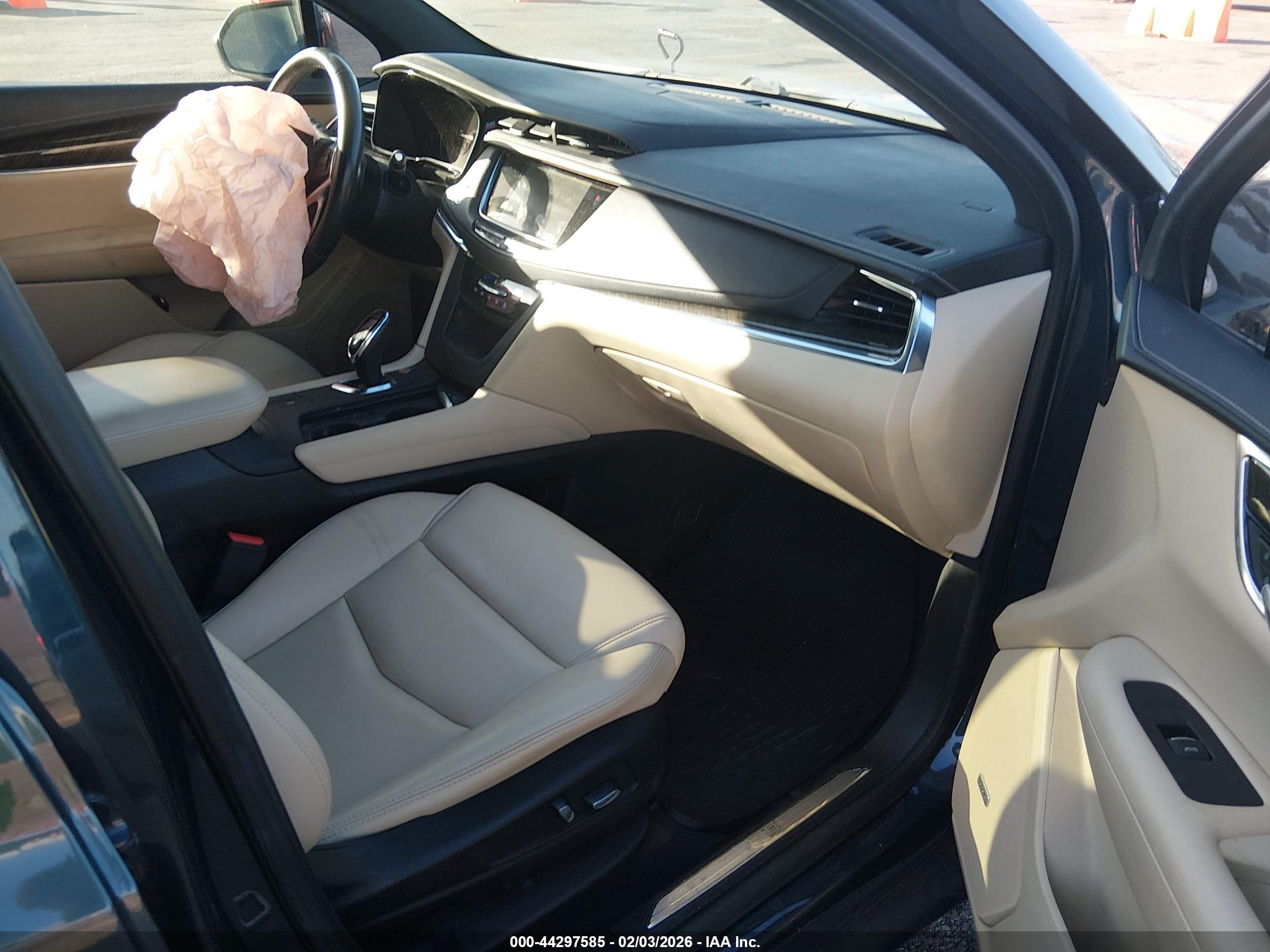 CADILLAC XT5 image 5