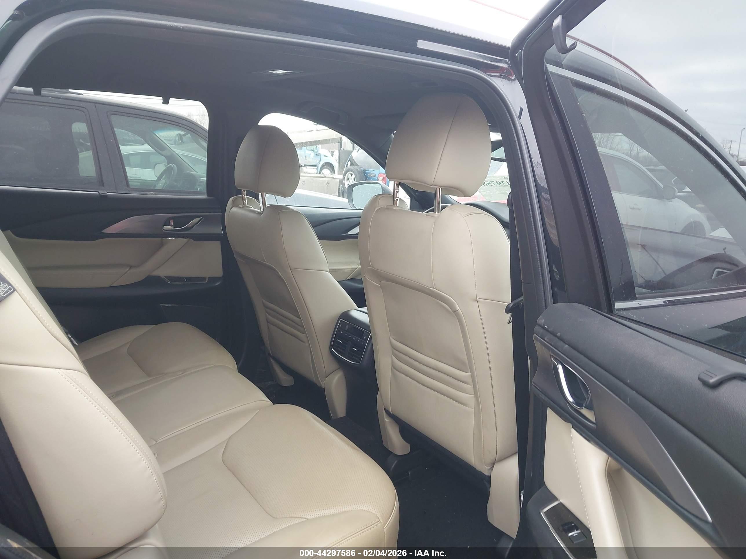 MAZDA CX-9 image 8