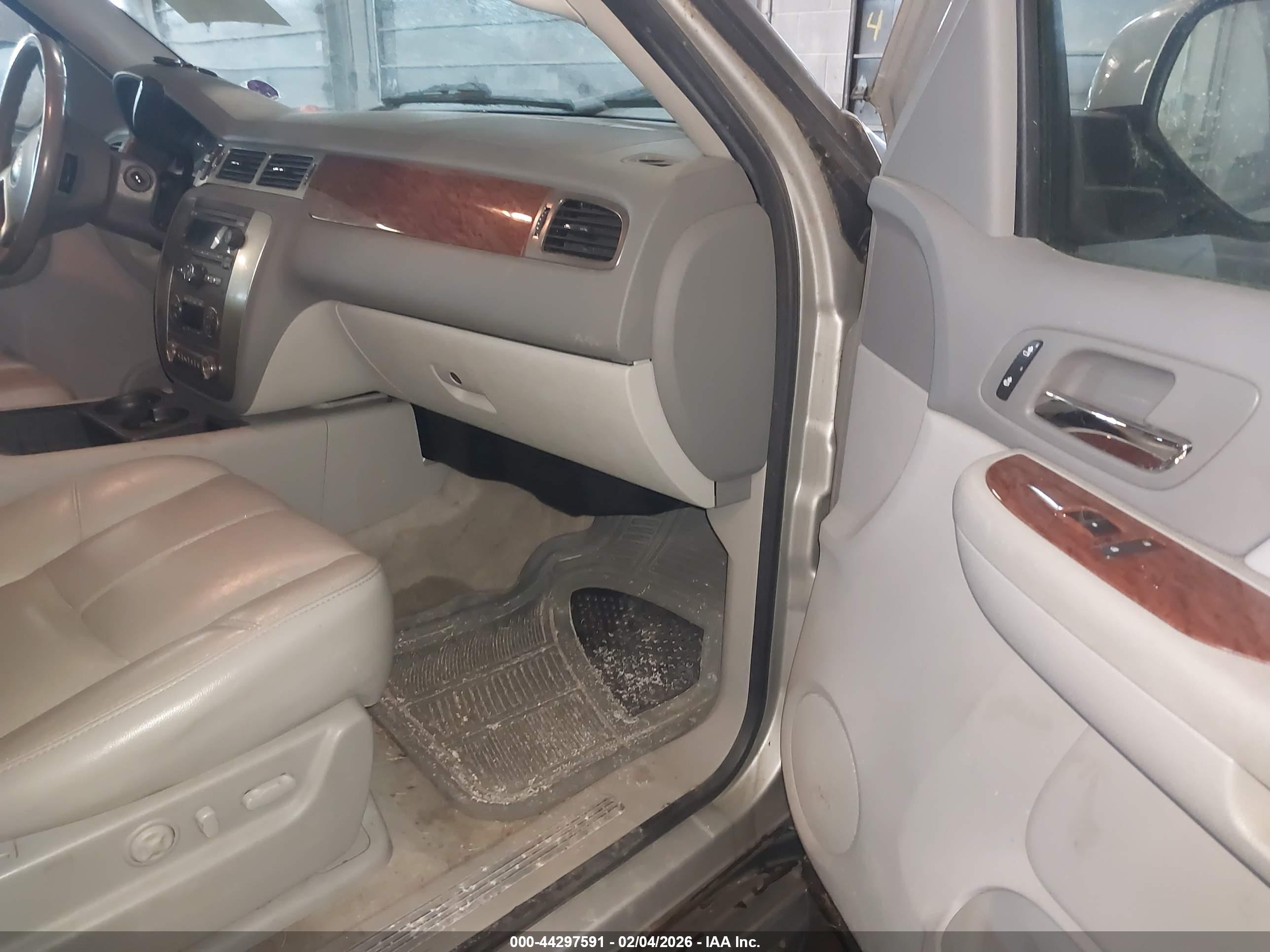 GMC YUKON image 5