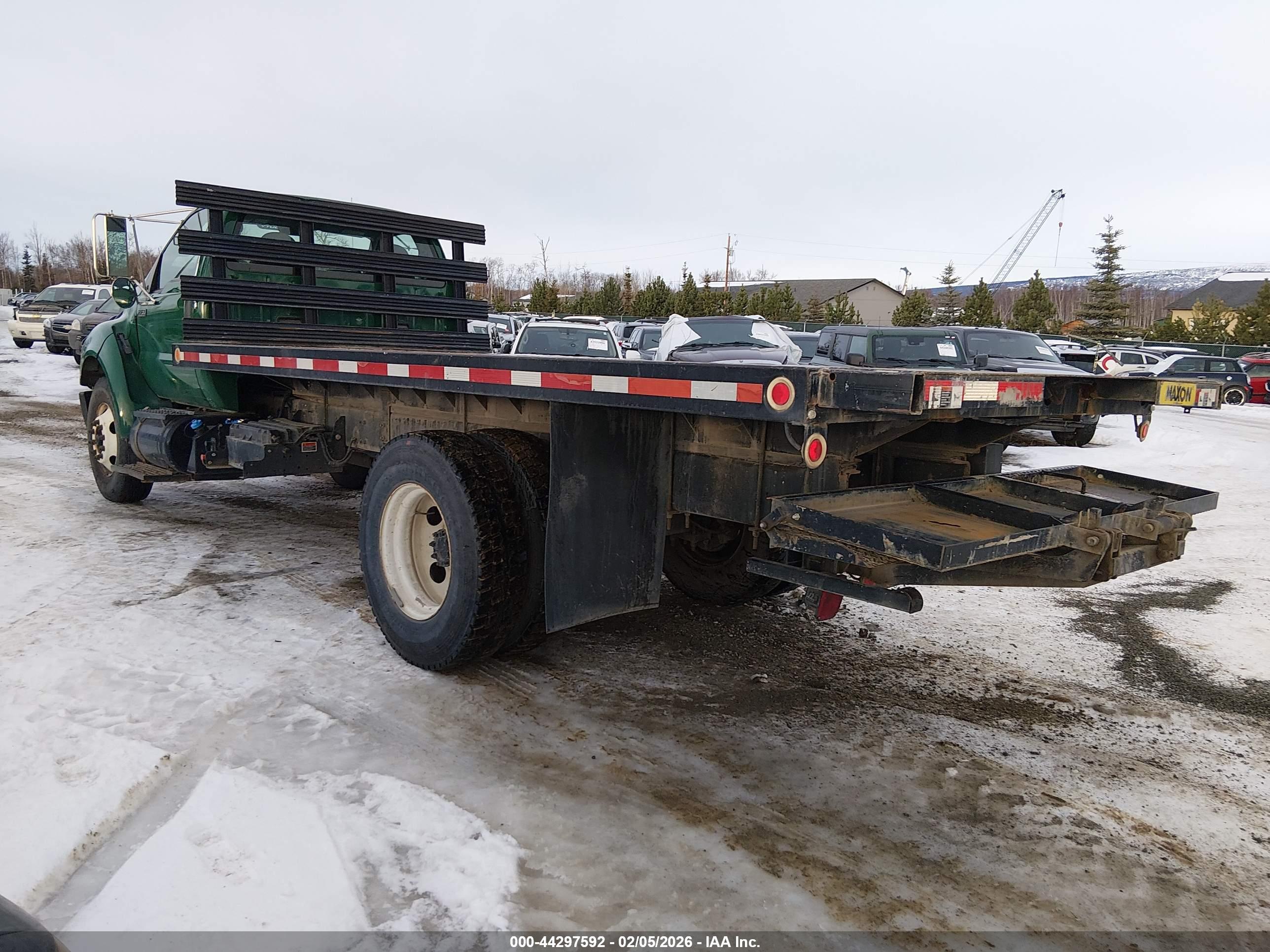 FORD F700 image 3
