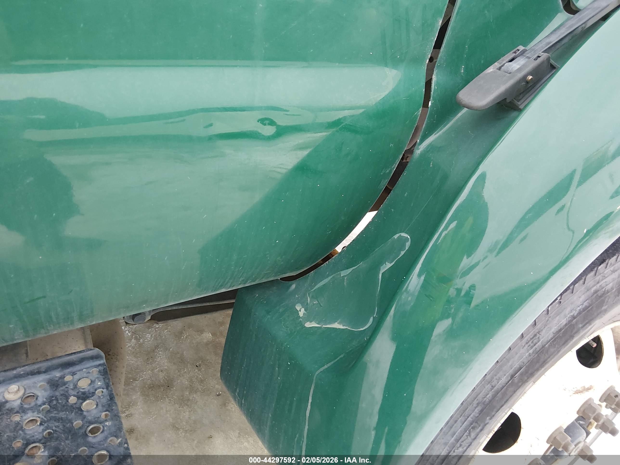 FORD F700 image 6