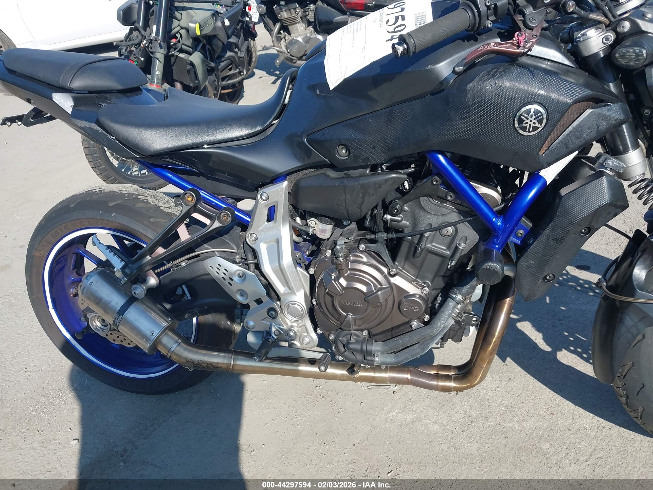 YAMAHA FZ07 image 8
