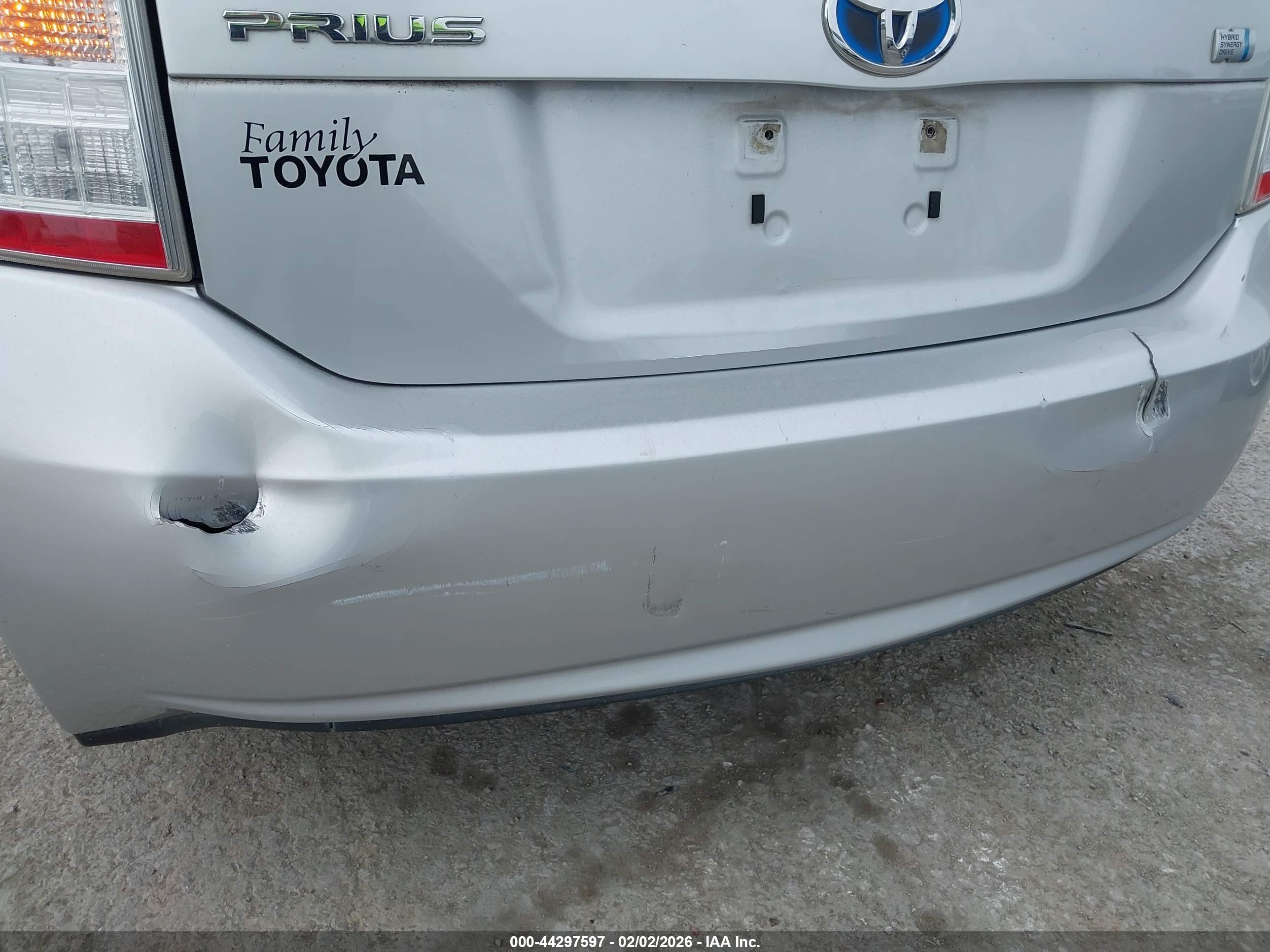 TOYOTA PRIUS image 6