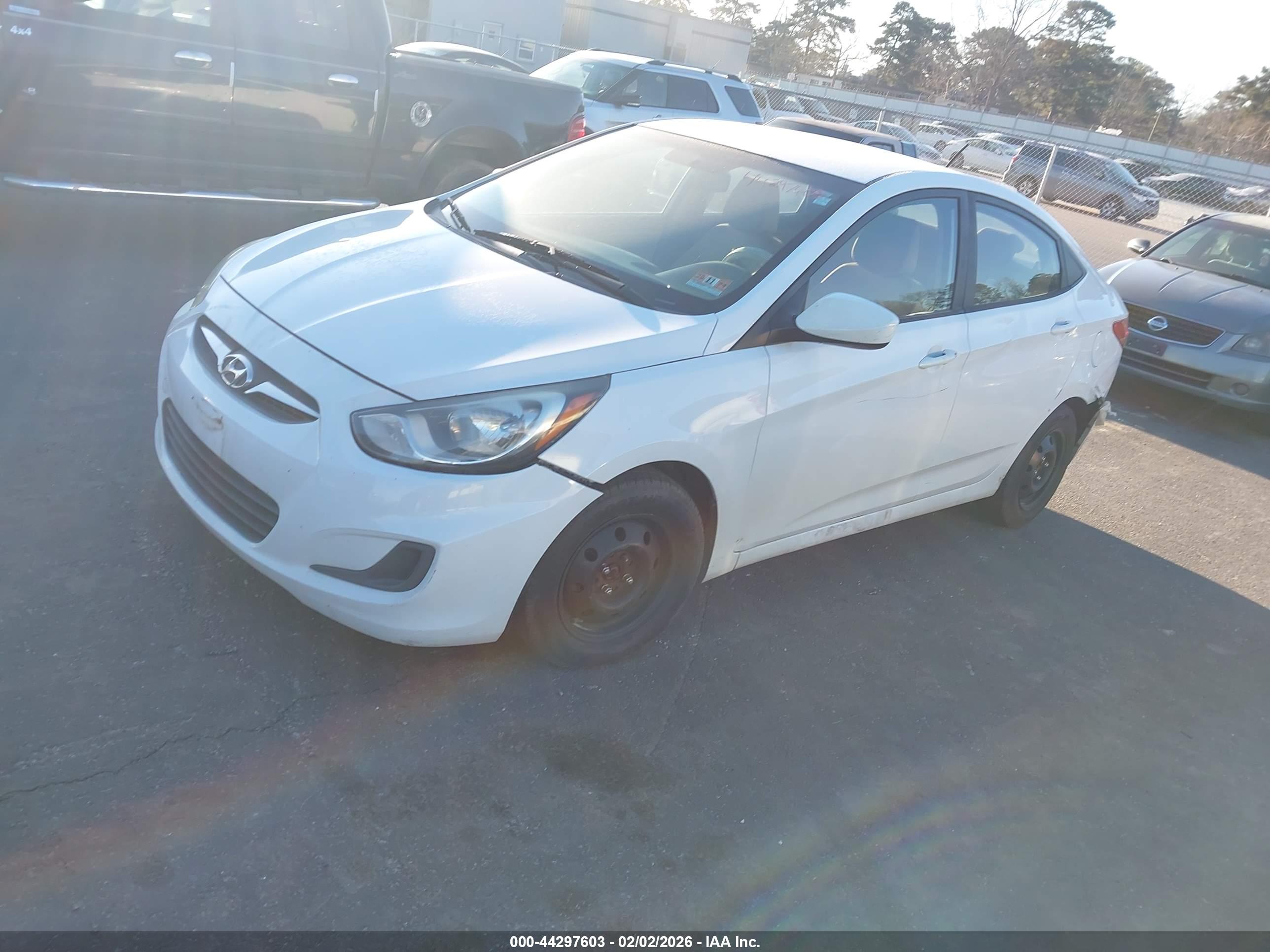 HYUNDAI ACCENT image 2