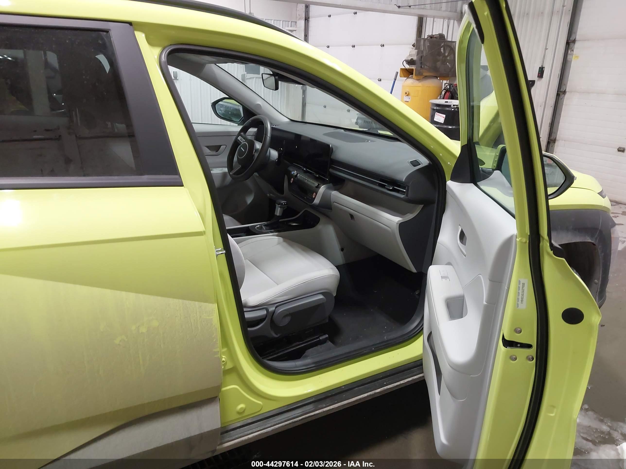 HYUNDAI KONA image 5