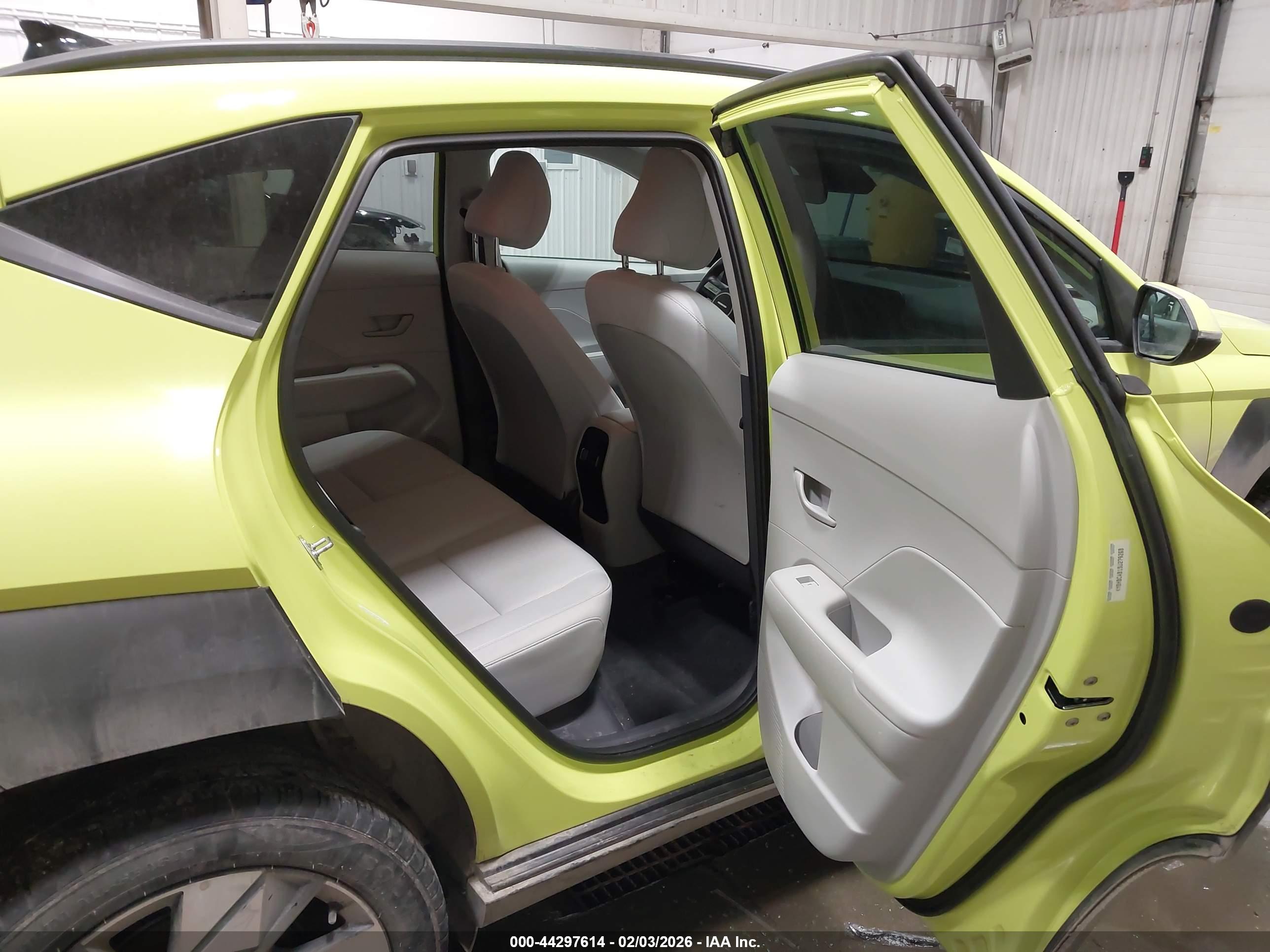 HYUNDAI KONA image 8