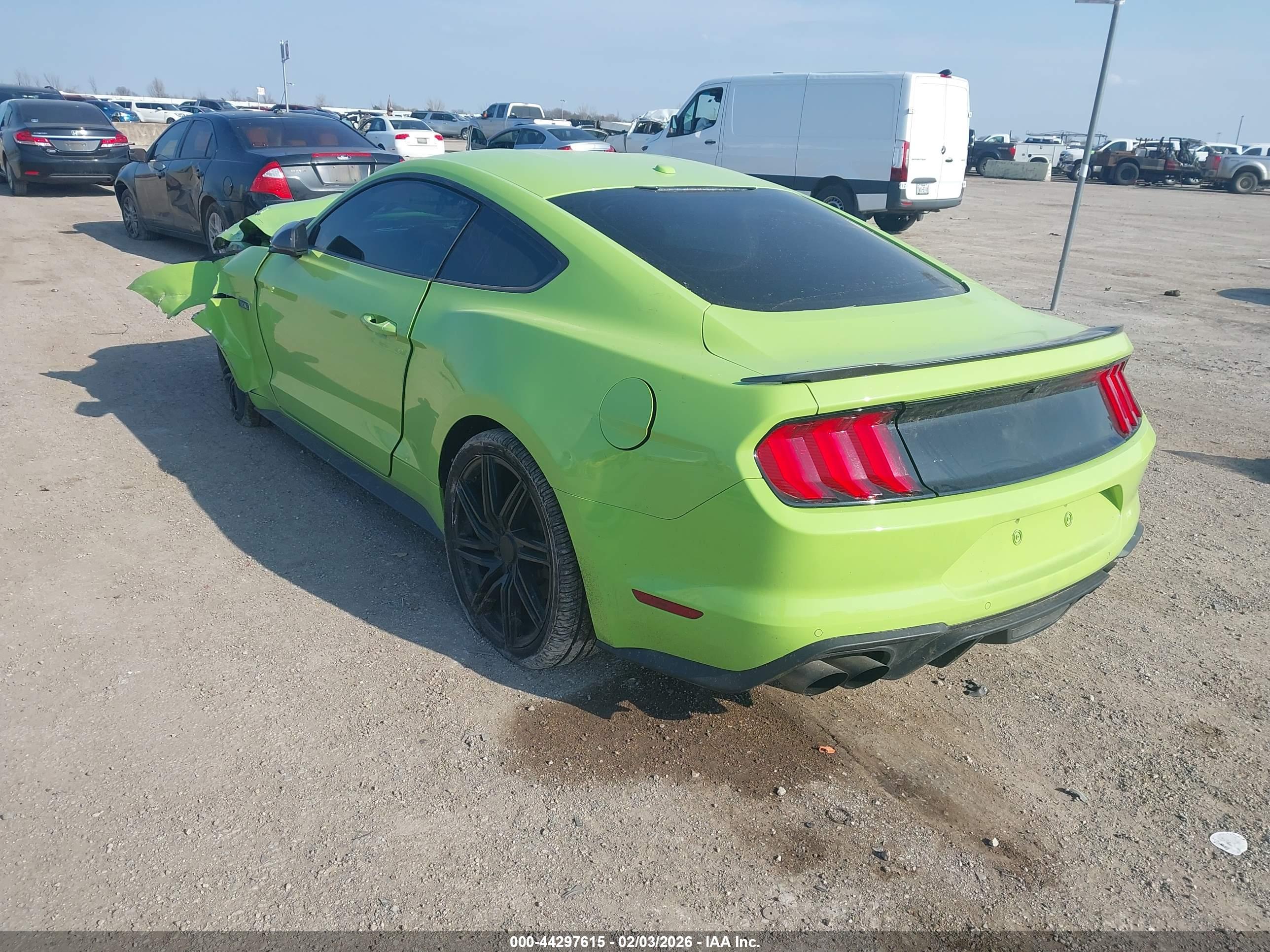 FORD MUSTANG image 3