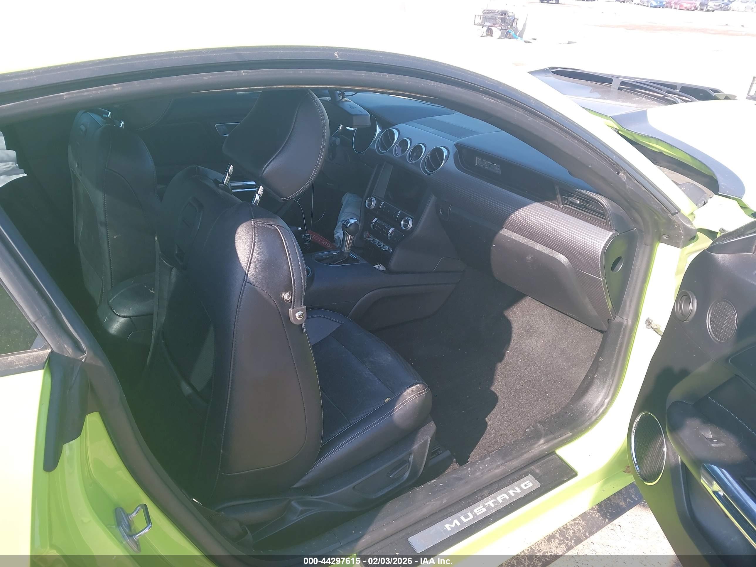 FORD MUSTANG image 5