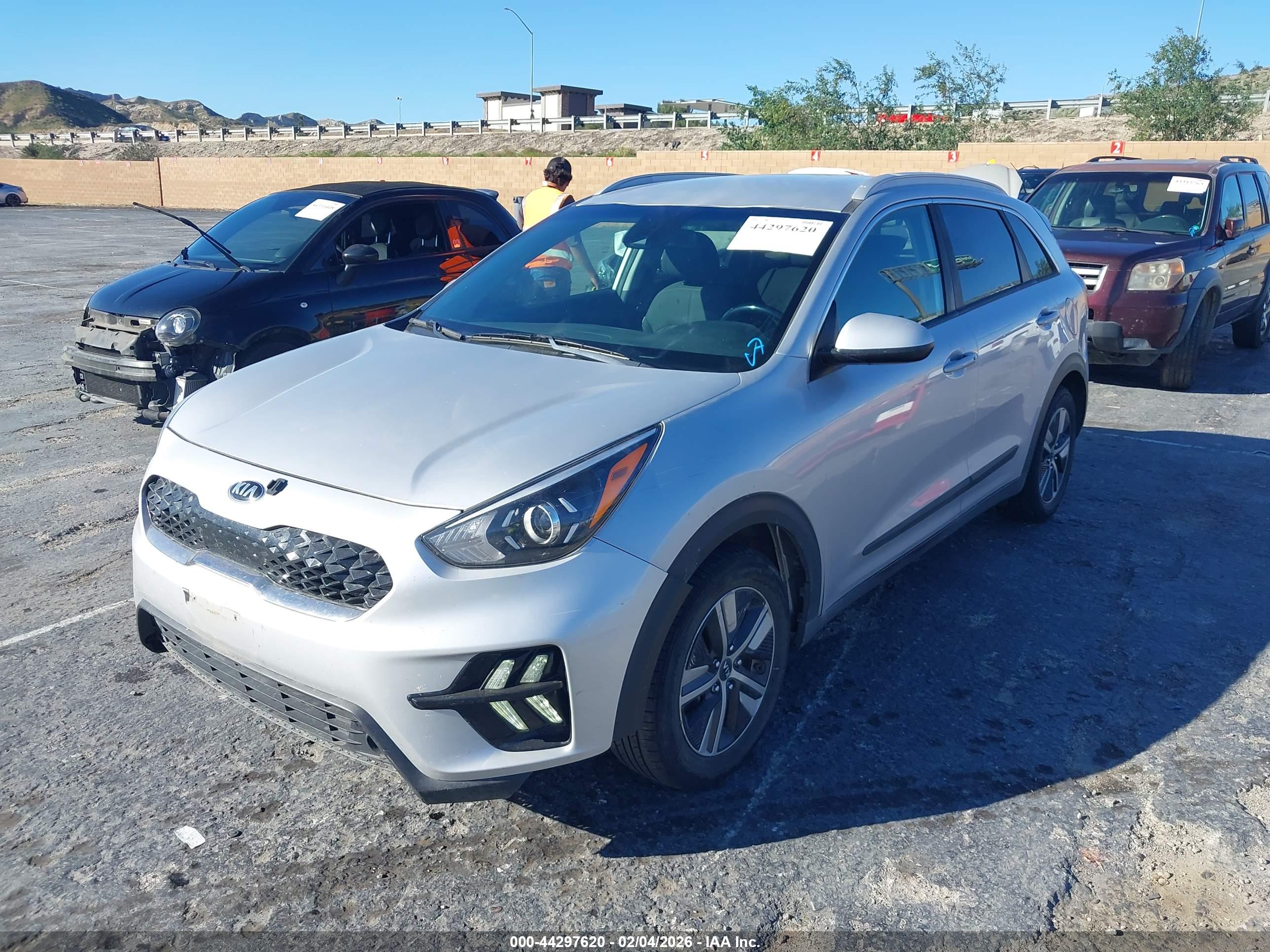 KIA NIRO image 2