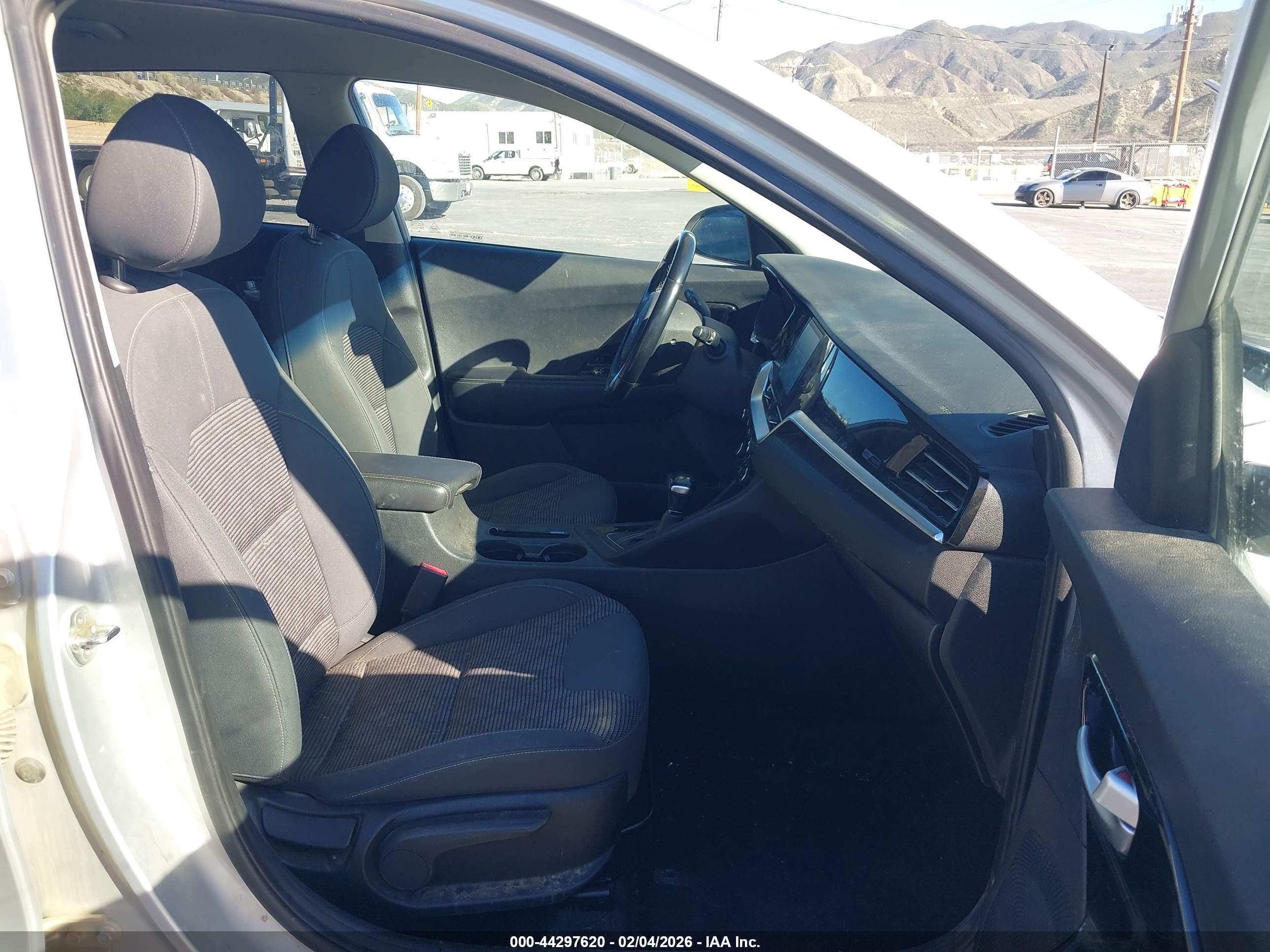 KIA NIRO image 5