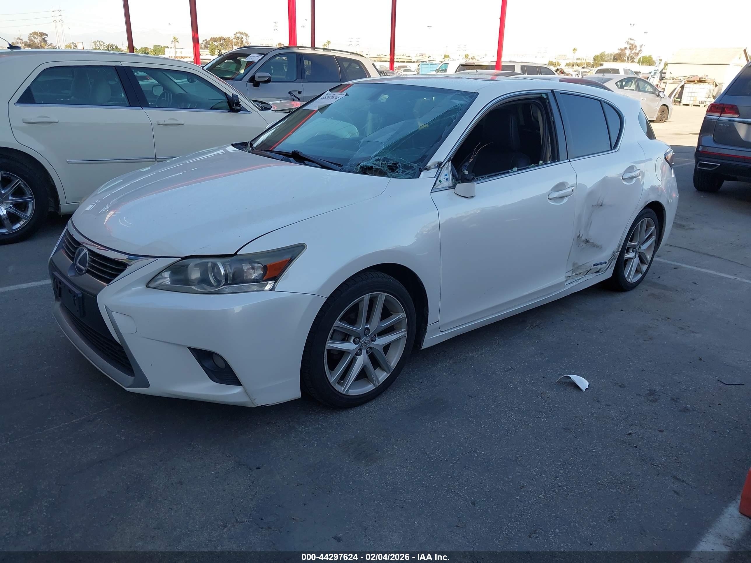 LEXUS CT image 2