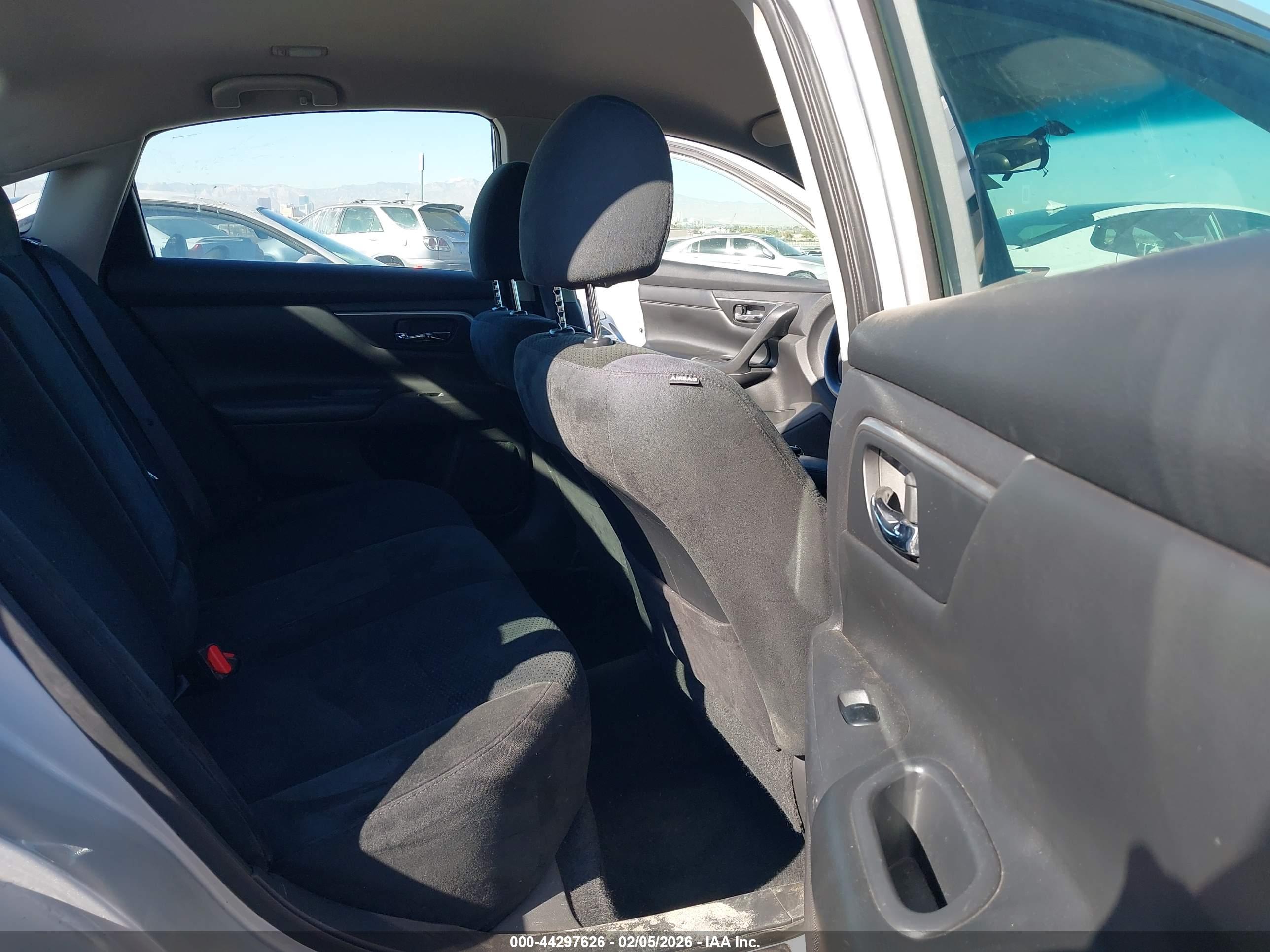 NISSAN ALTIMA image 8