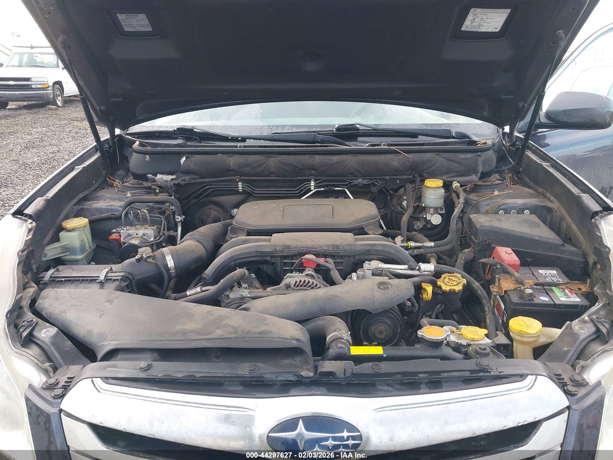 SUBARU OUTBACK image 10