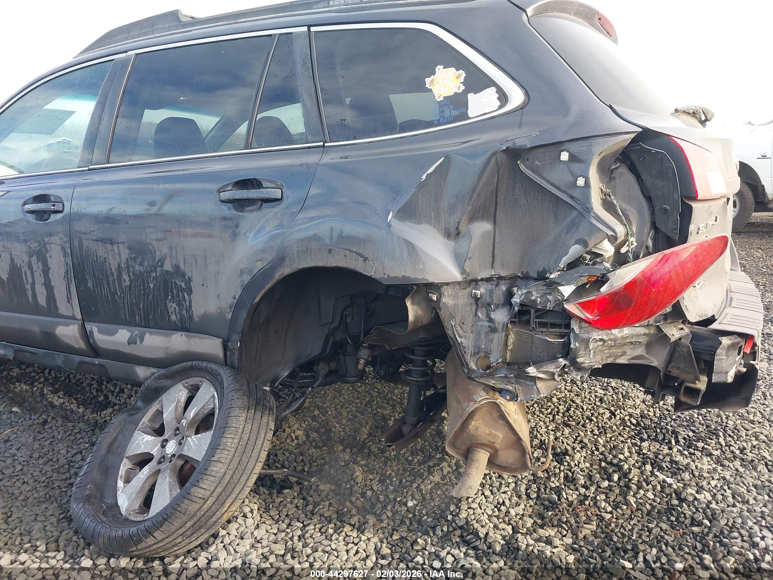 SUBARU OUTBACK image 6