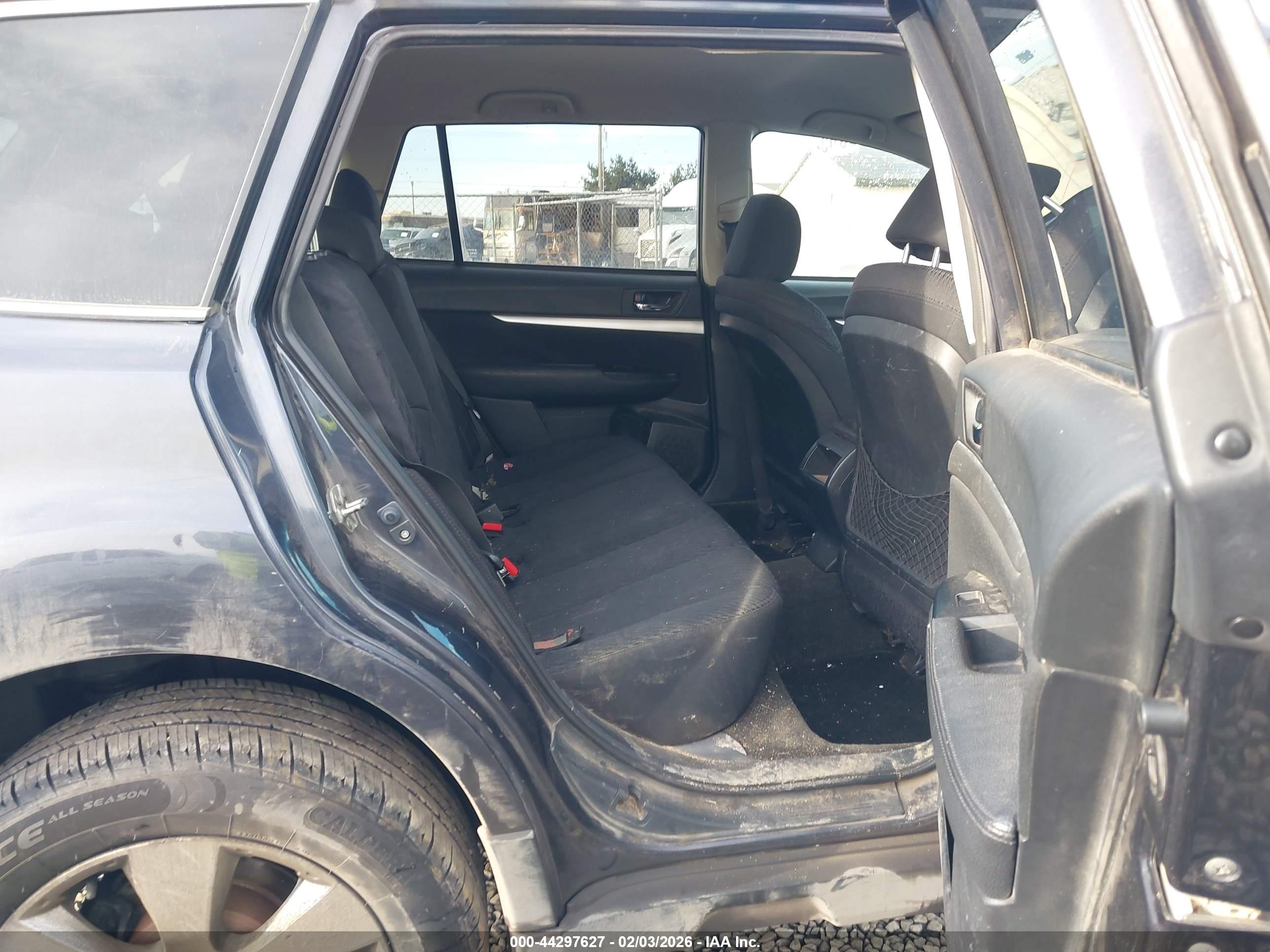 SUBARU OUTBACK image 8