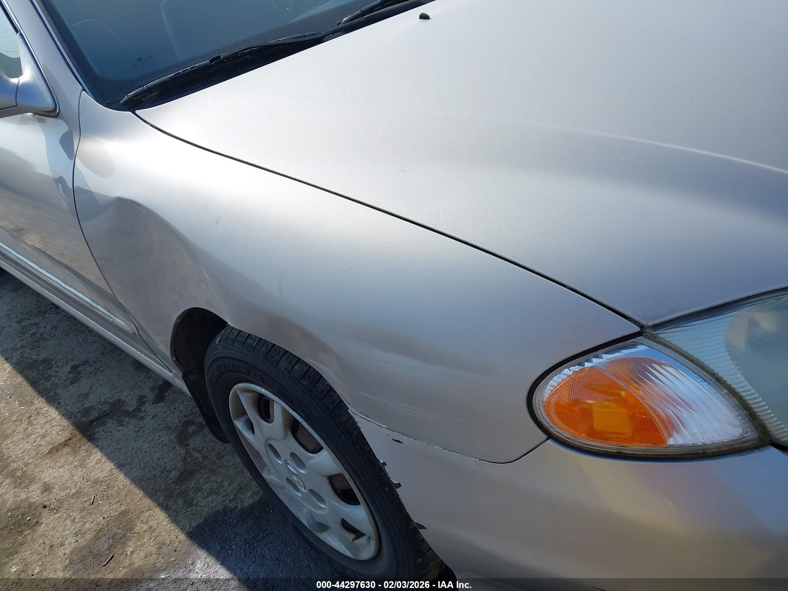 HYUNDAI ELANTRA image 6
