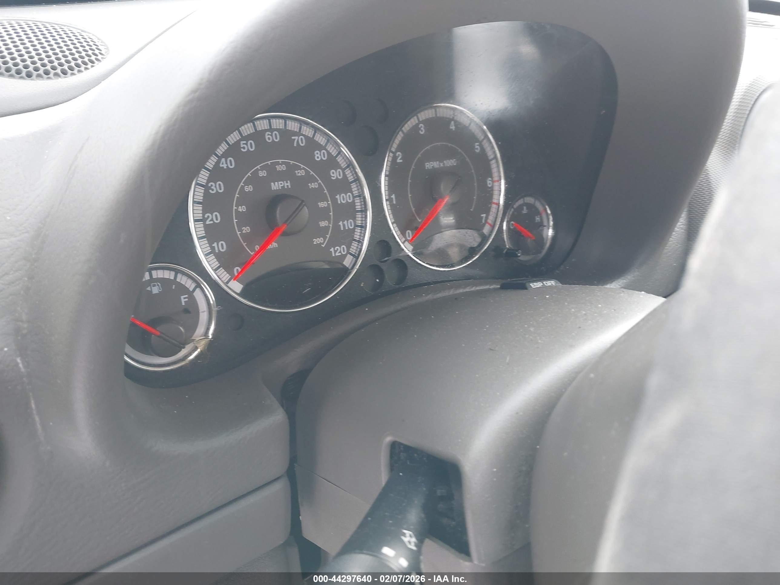 JEEP LIBERTY image 7
