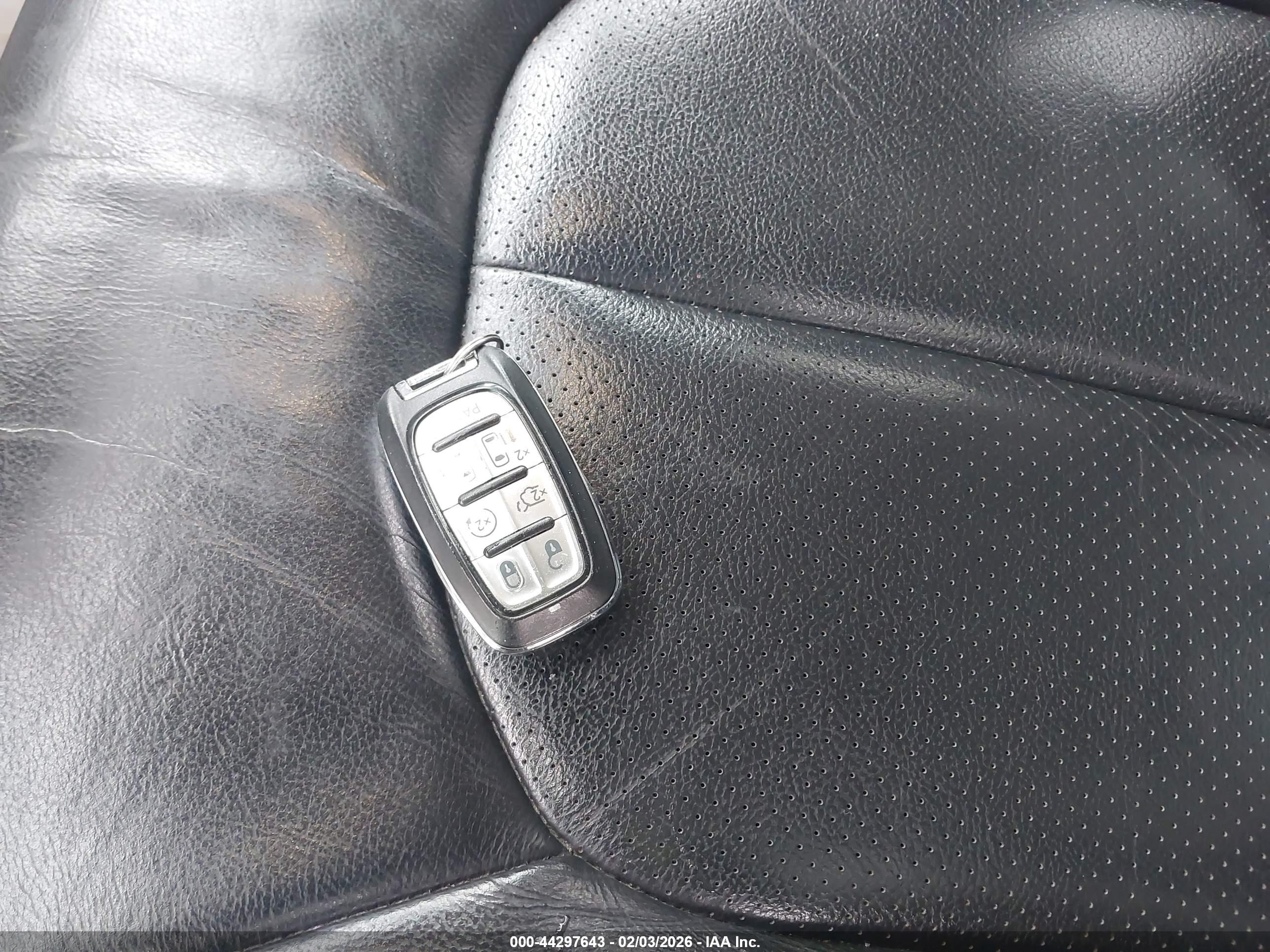 CHRYSLER PACIFICA image 11