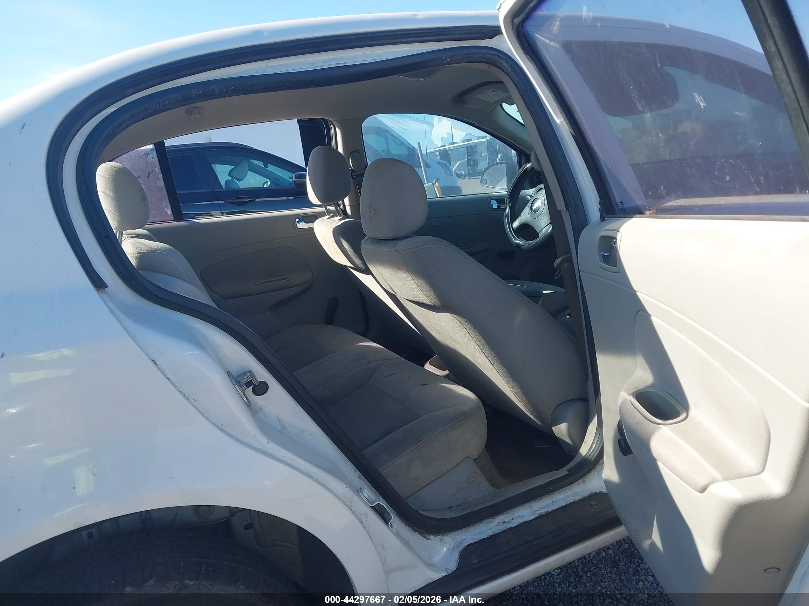 CHEVROLET COBALT image 8