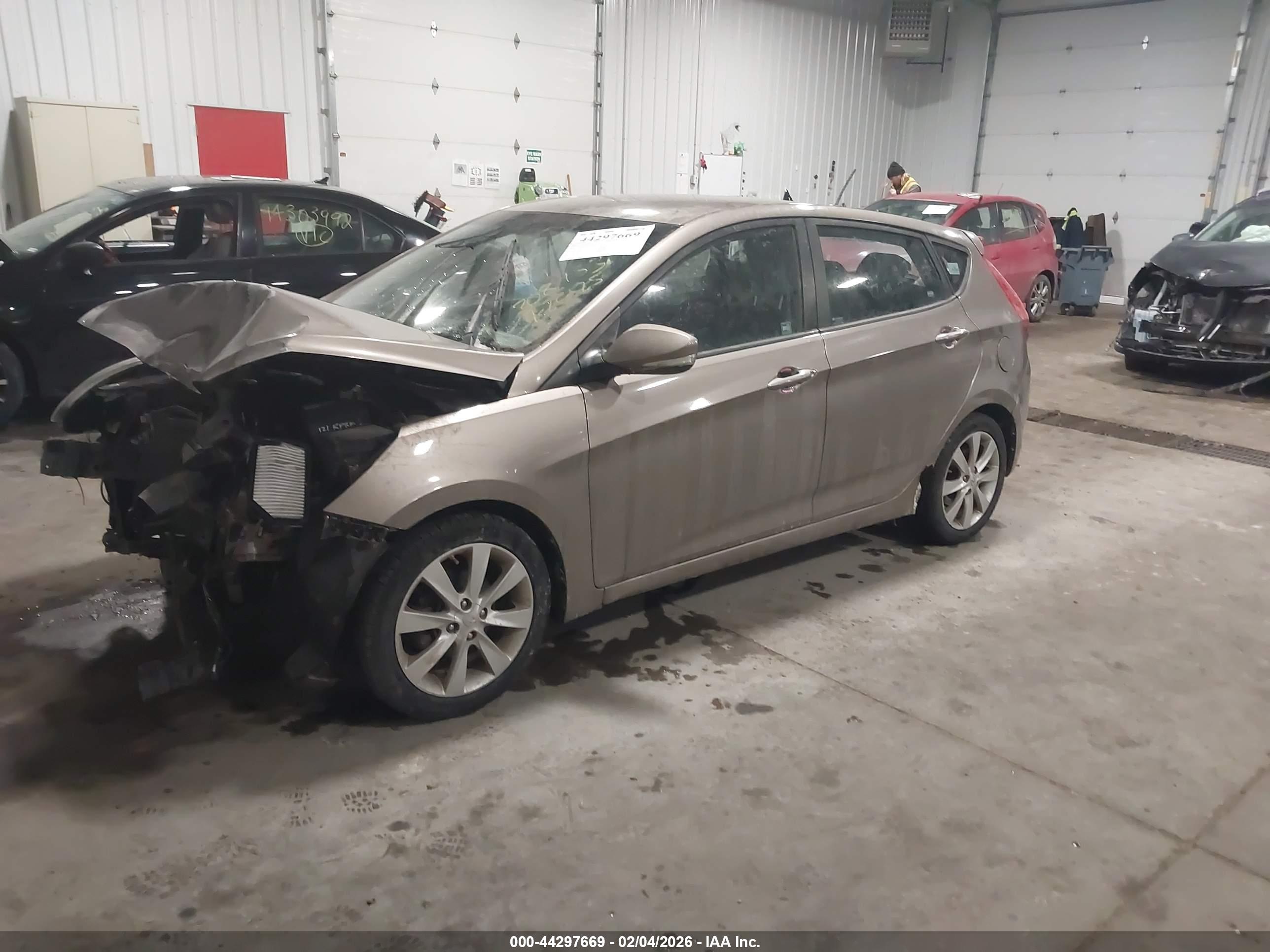 HYUNDAI ACCENT image 2
