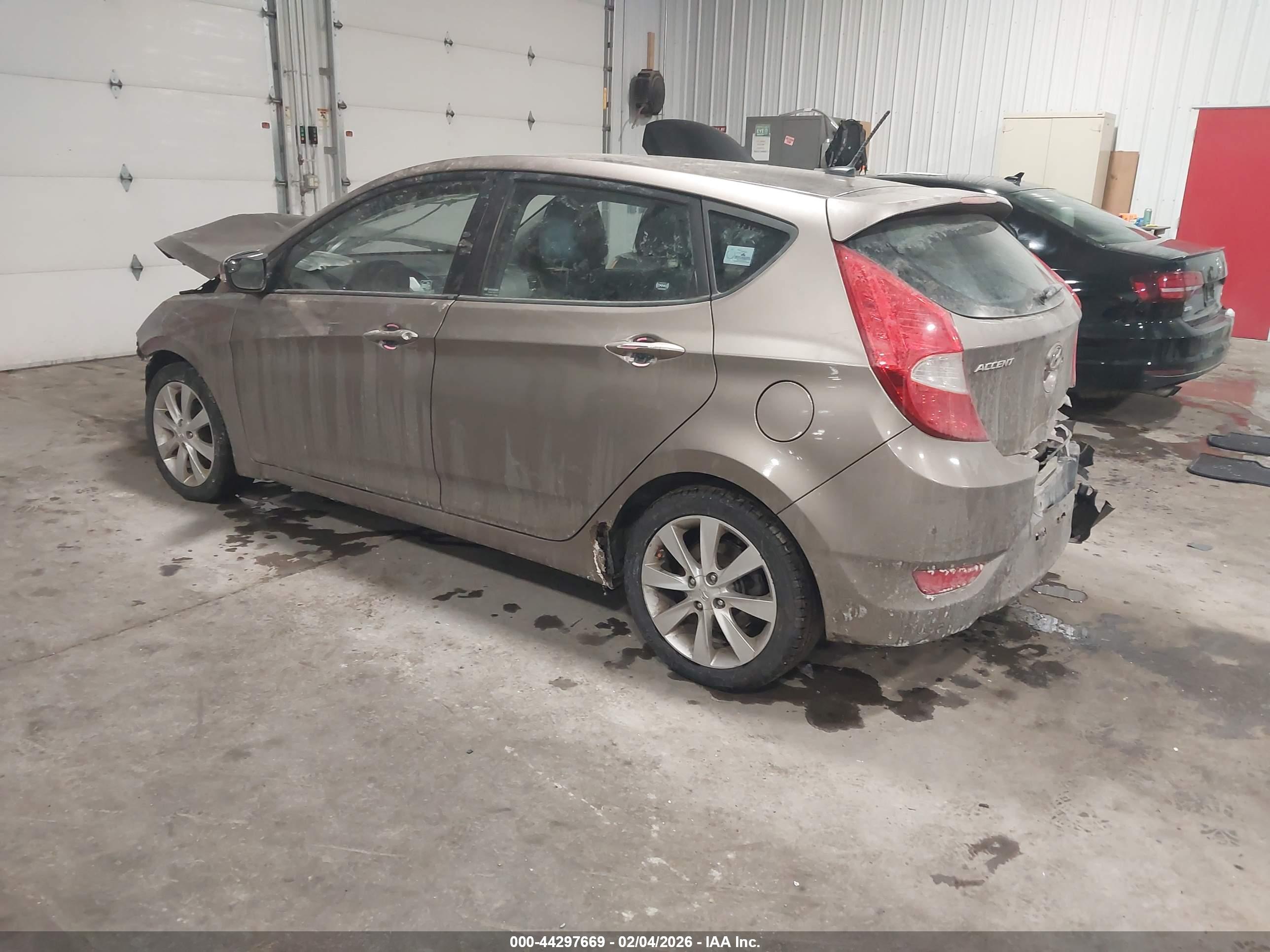 HYUNDAI ACCENT image 3